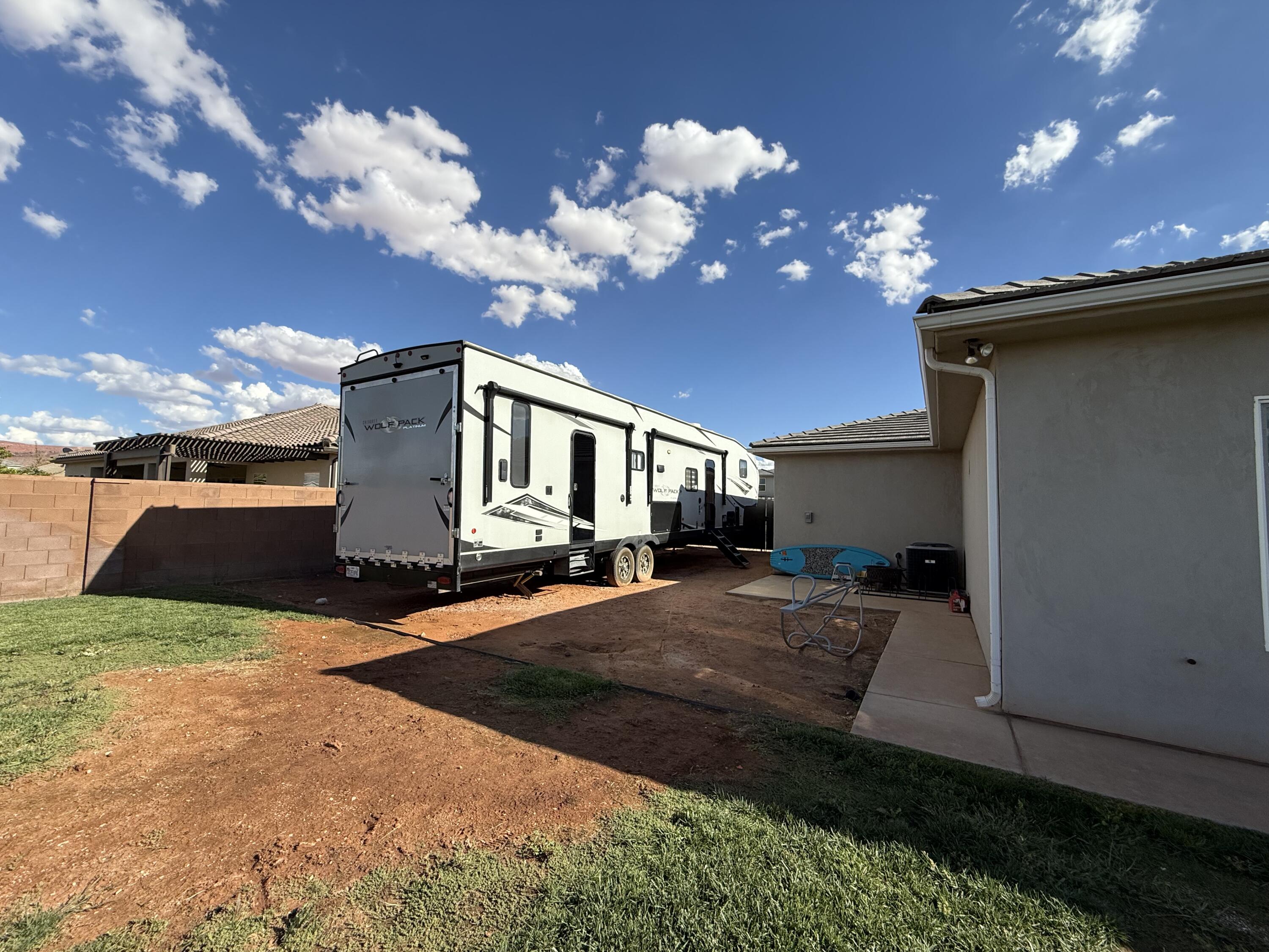 BROOKHAVEN FIELDS - Residential