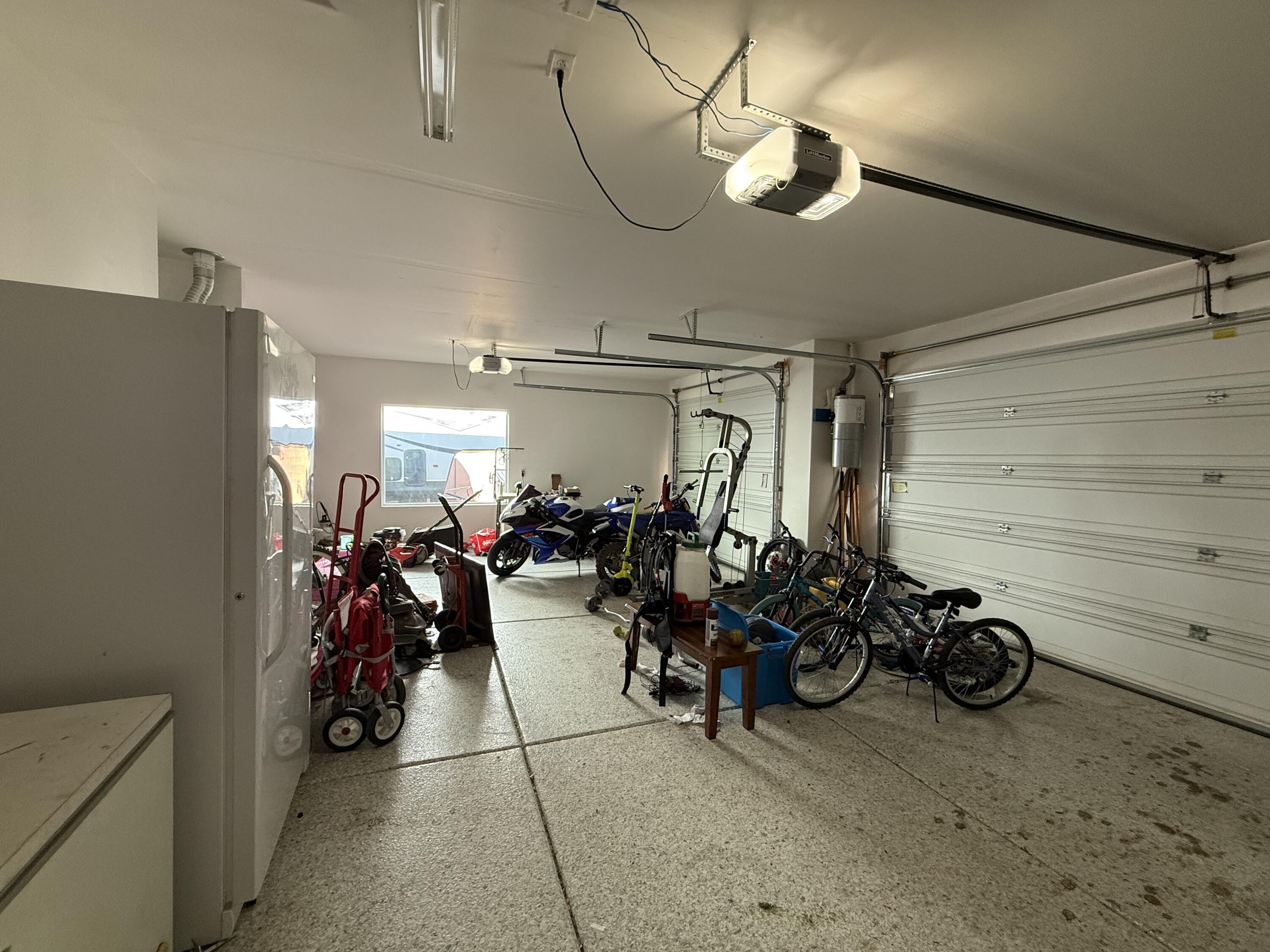 BROOKHAVEN FIELDS - Residential