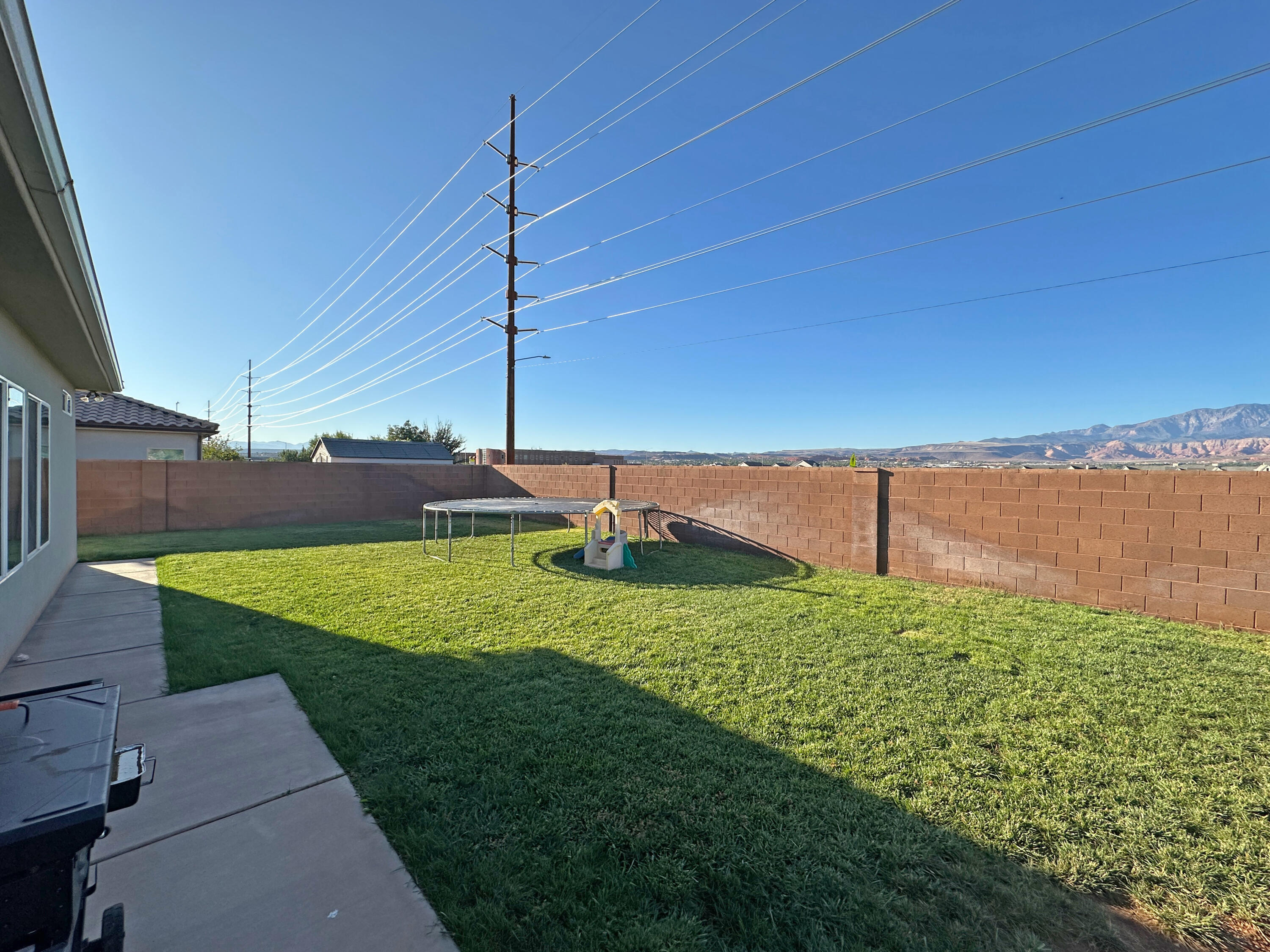 BROOKHAVEN FIELDS - Residential