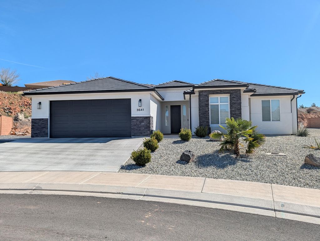 Photo of 3641 W 240 N, Hurricane, UT 84737 (MLS # 26-269998)