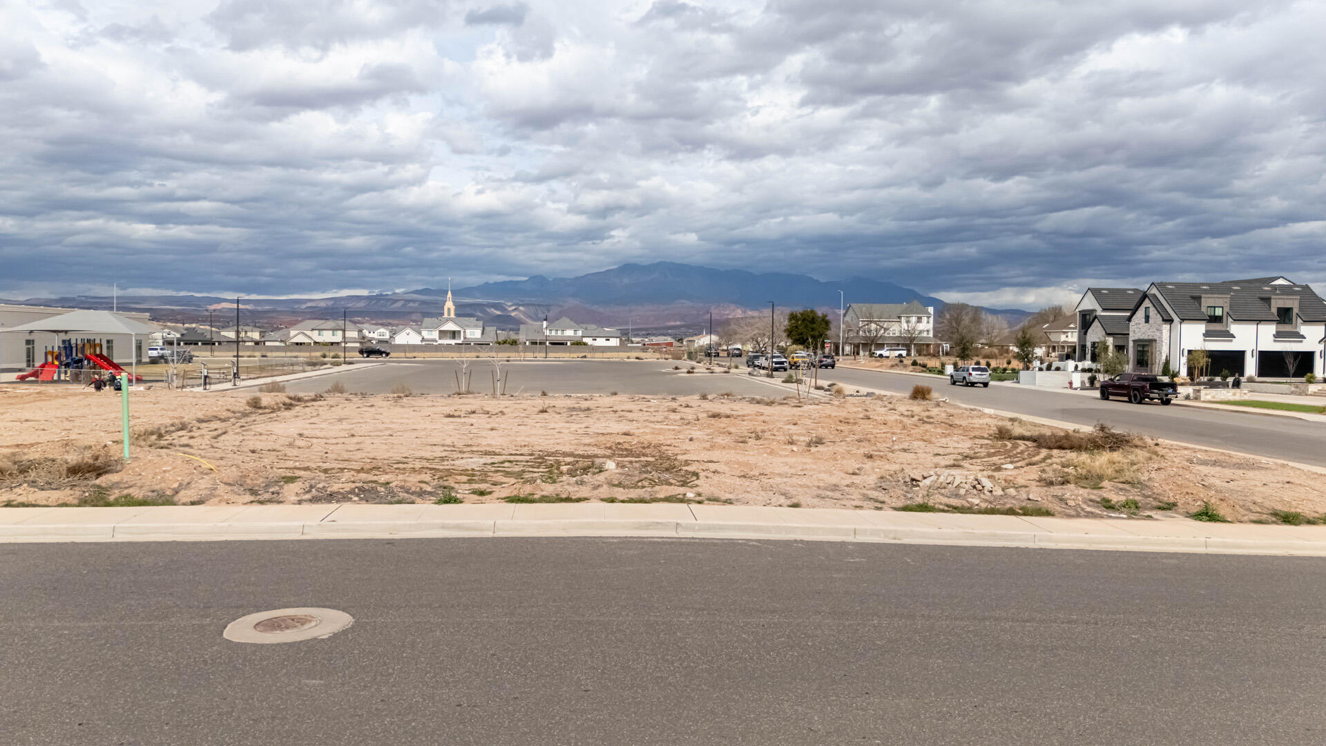 CRIMSON VISTAS - Land