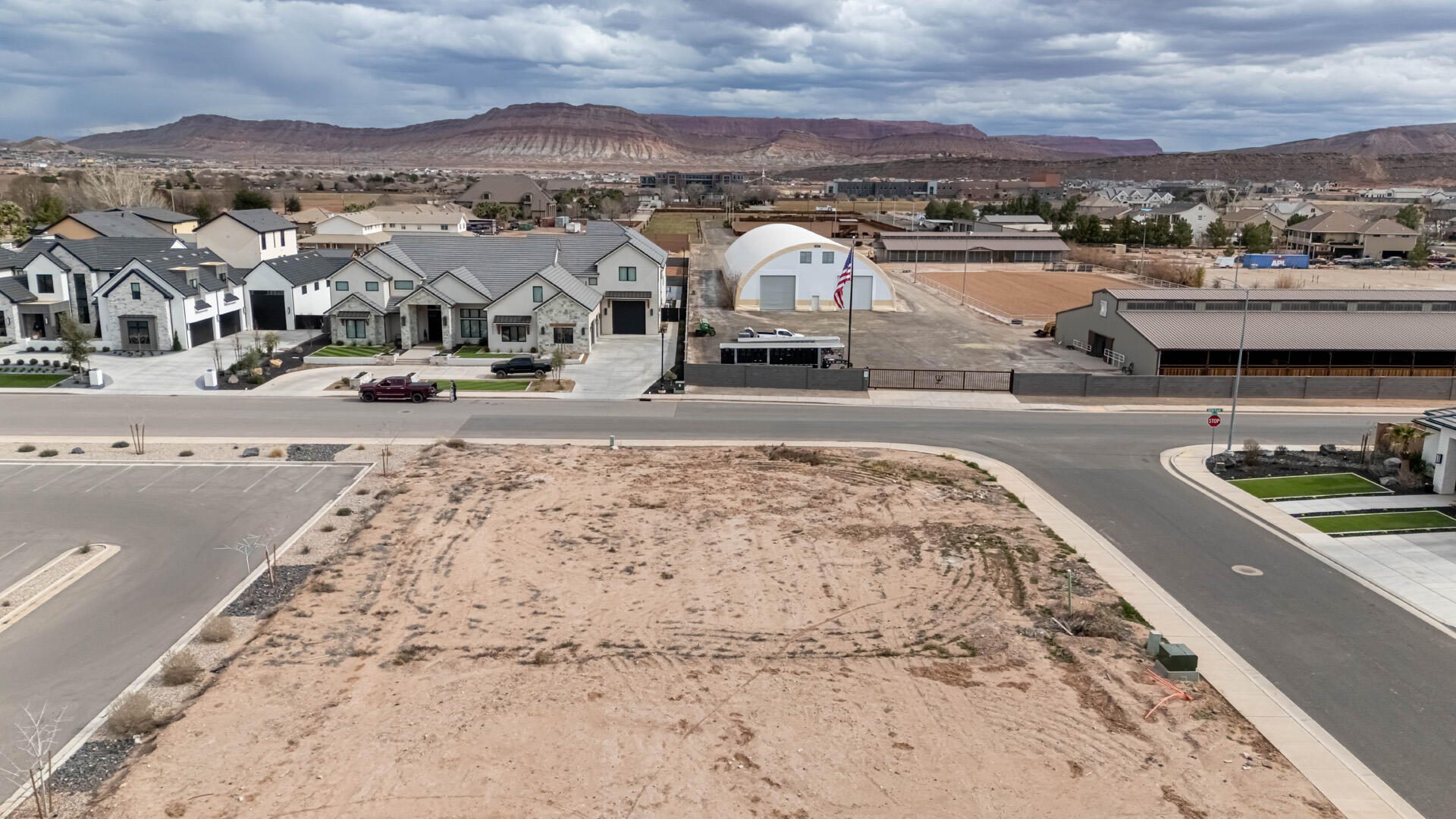 CRIMSON VISTAS - Land