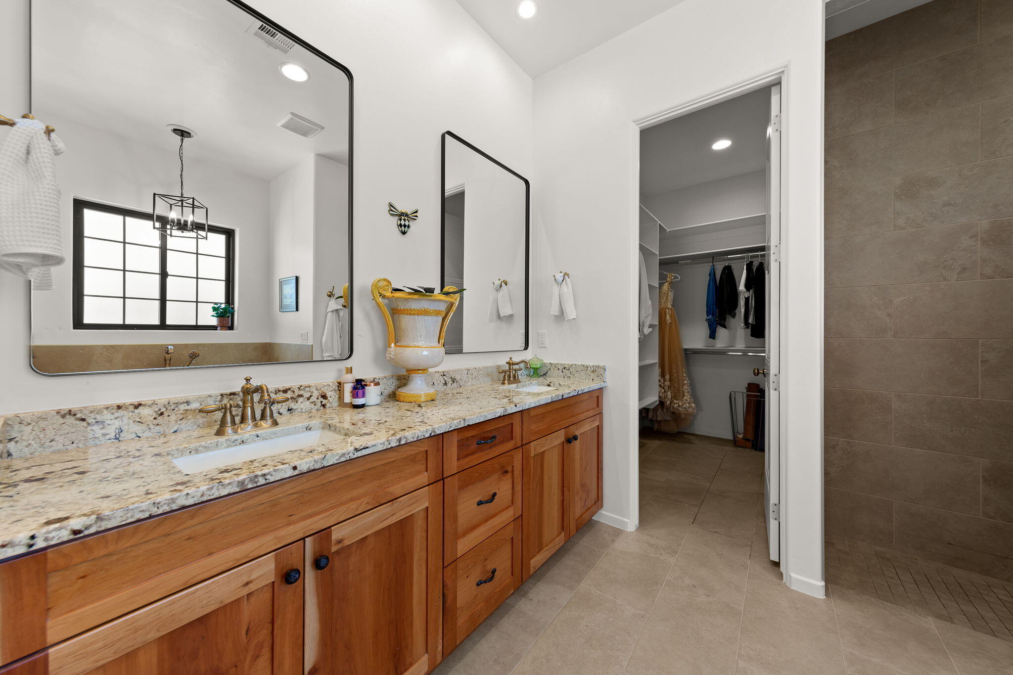 VINEYARD RIDGE - Residential