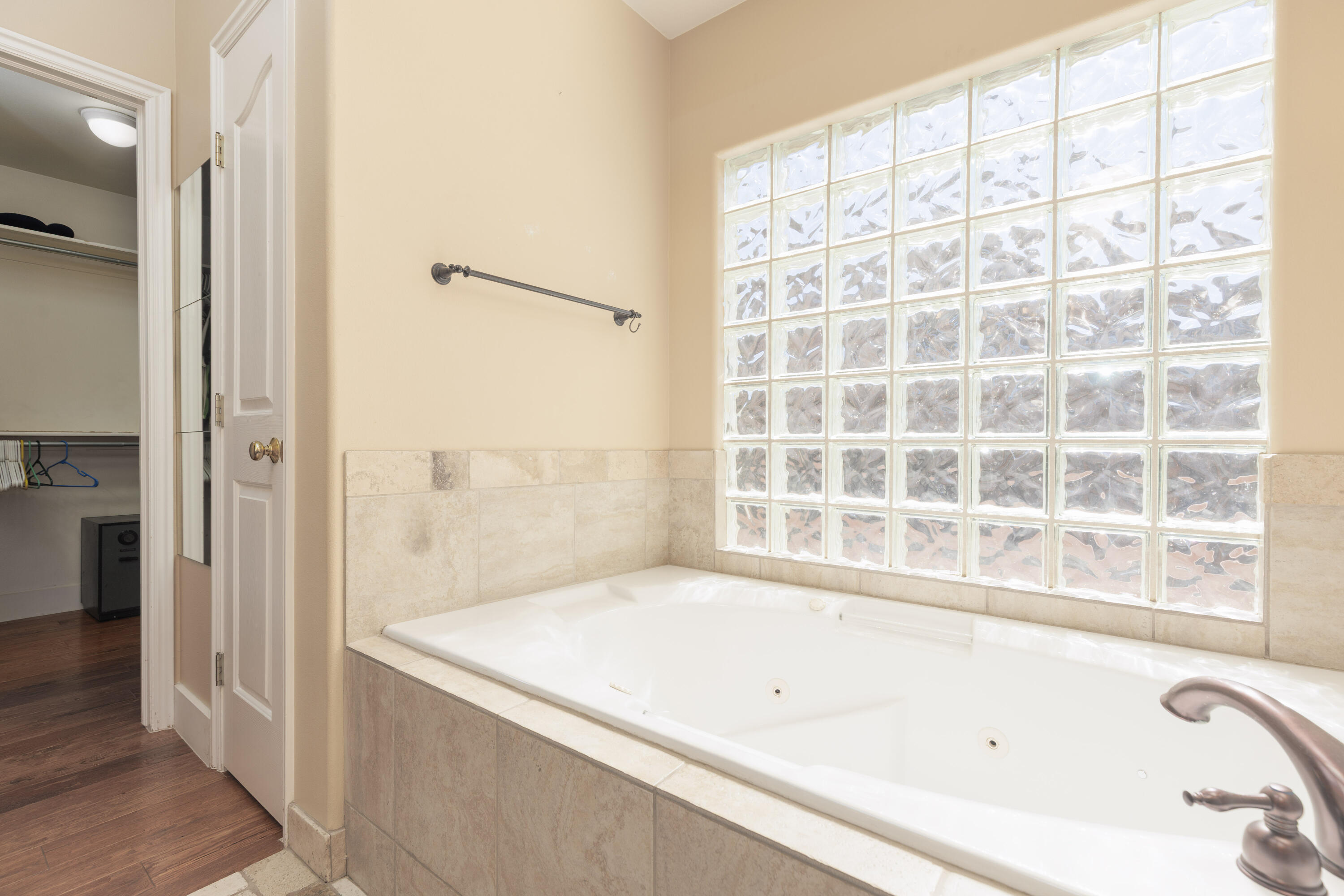 BLOOMINGTON HILLS - Residential