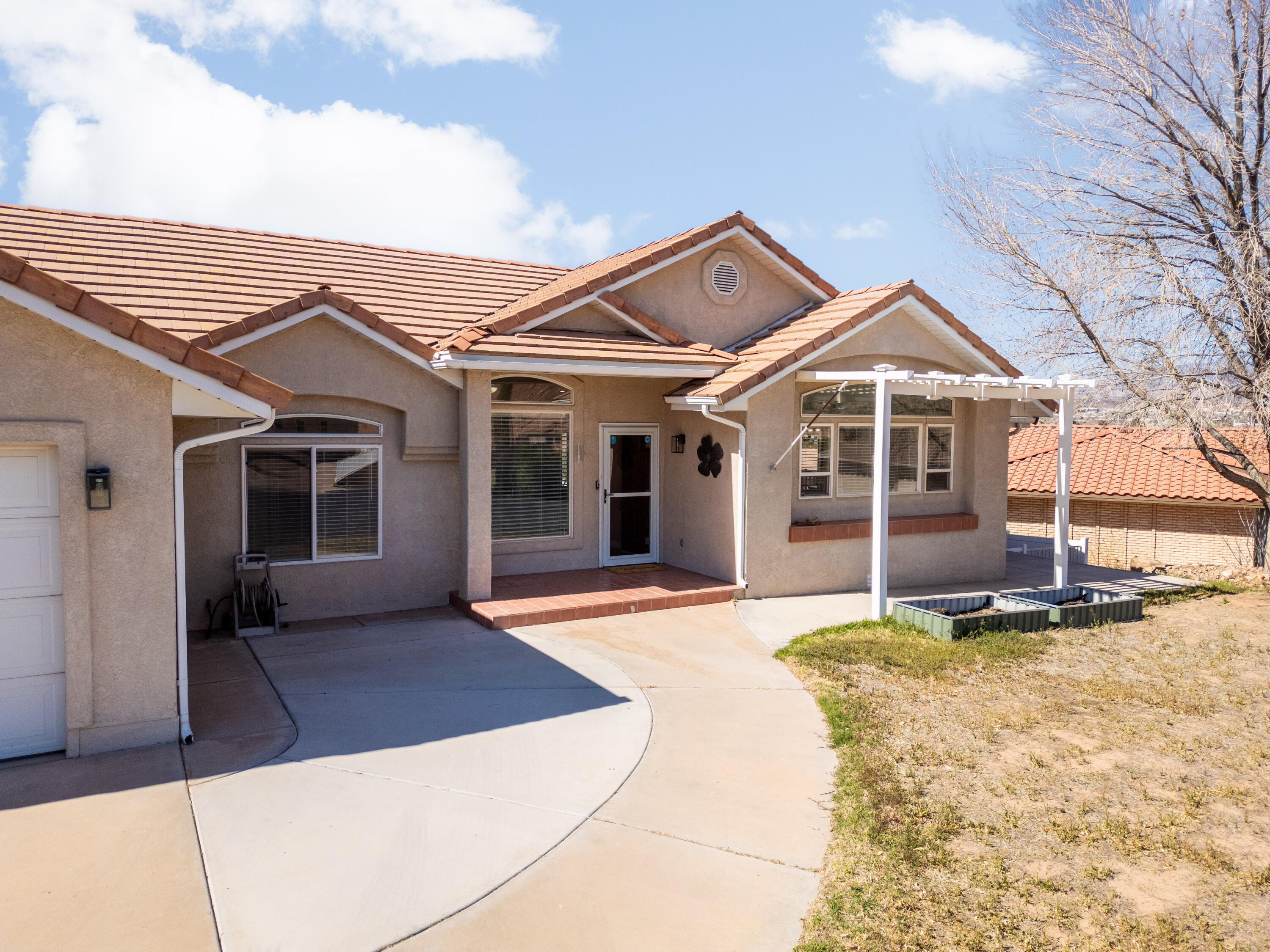 BLOOMINGTON HILLS - Residential