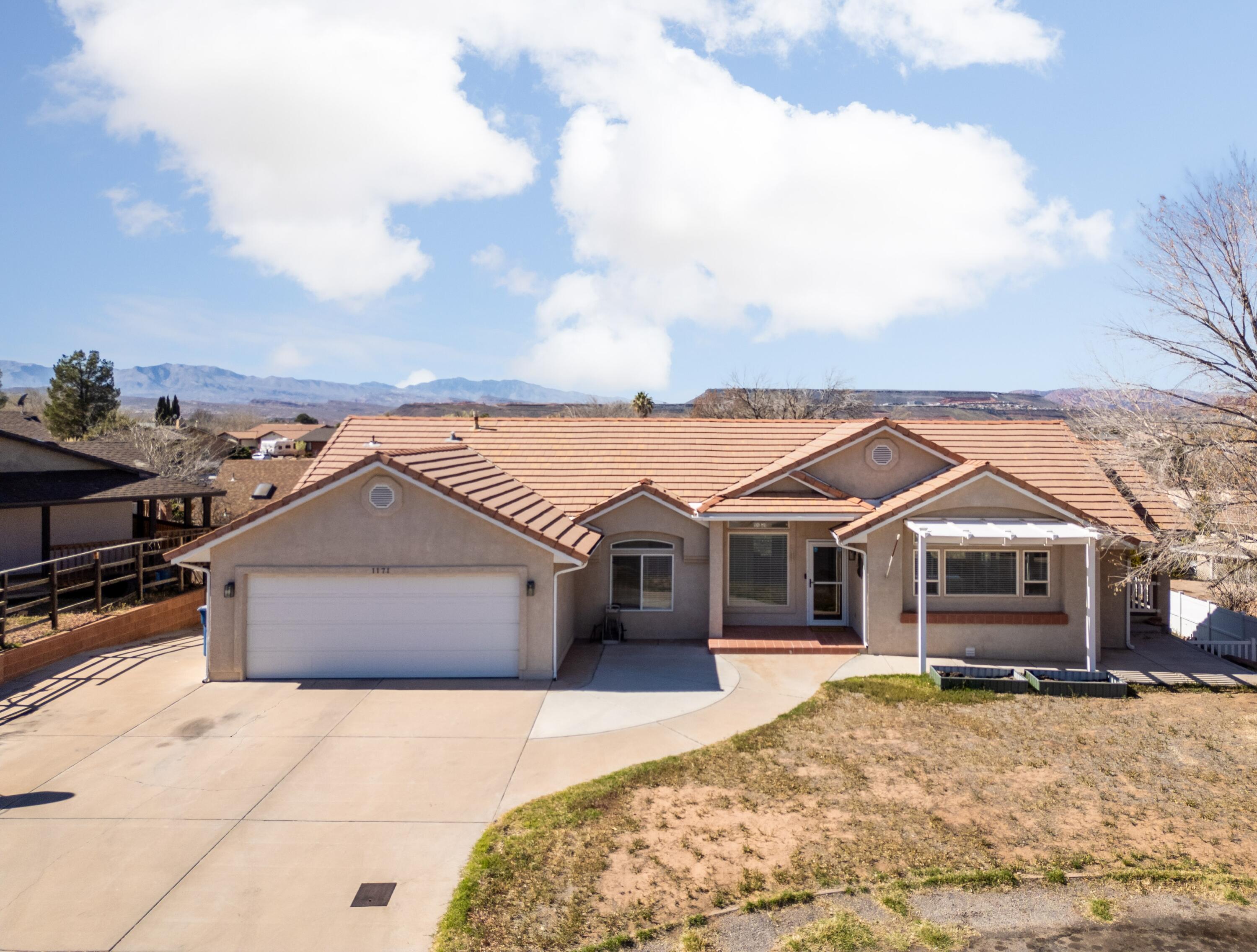 BLOOMINGTON HILLS - Residential