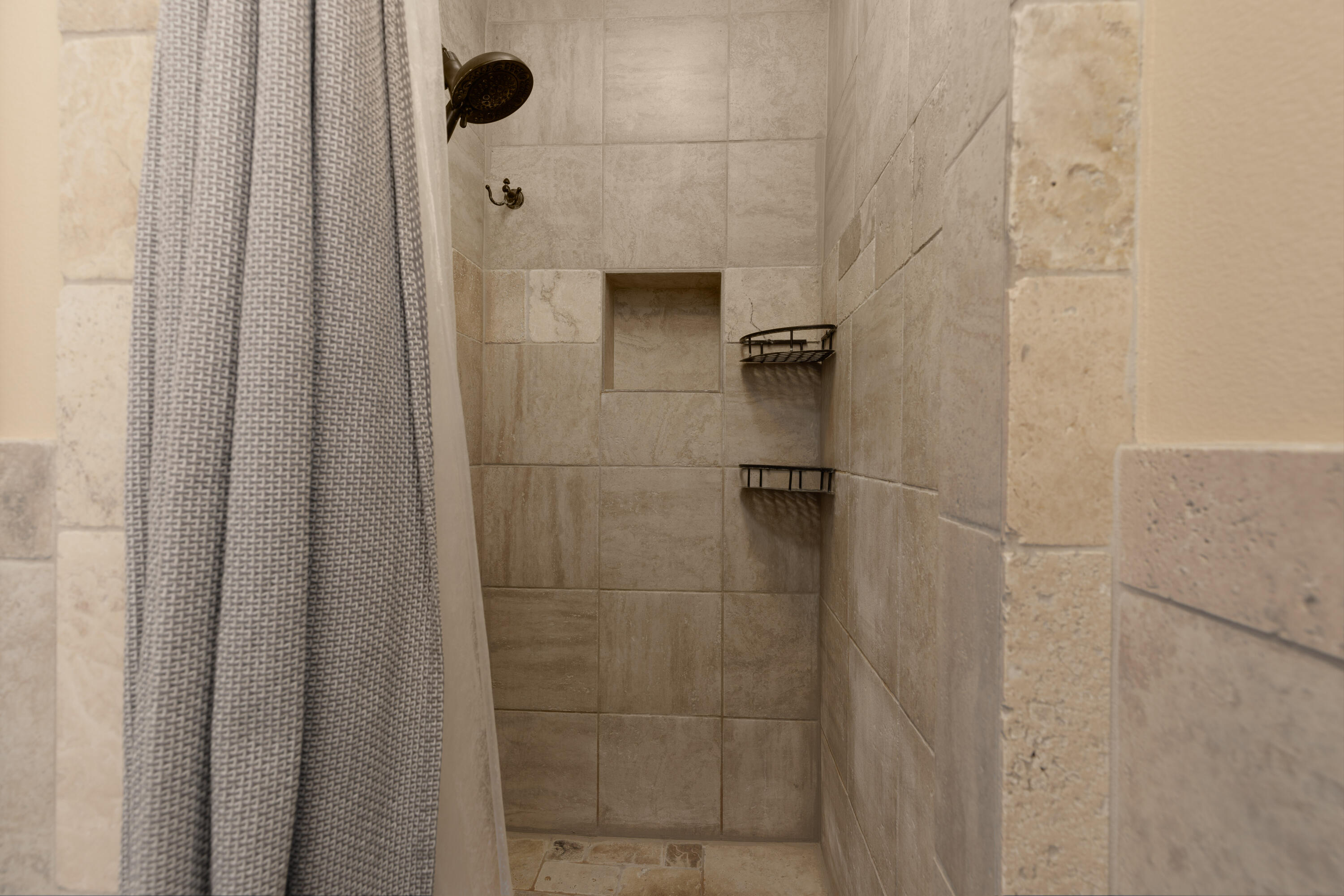 BLOOMINGTON HILLS - Residential