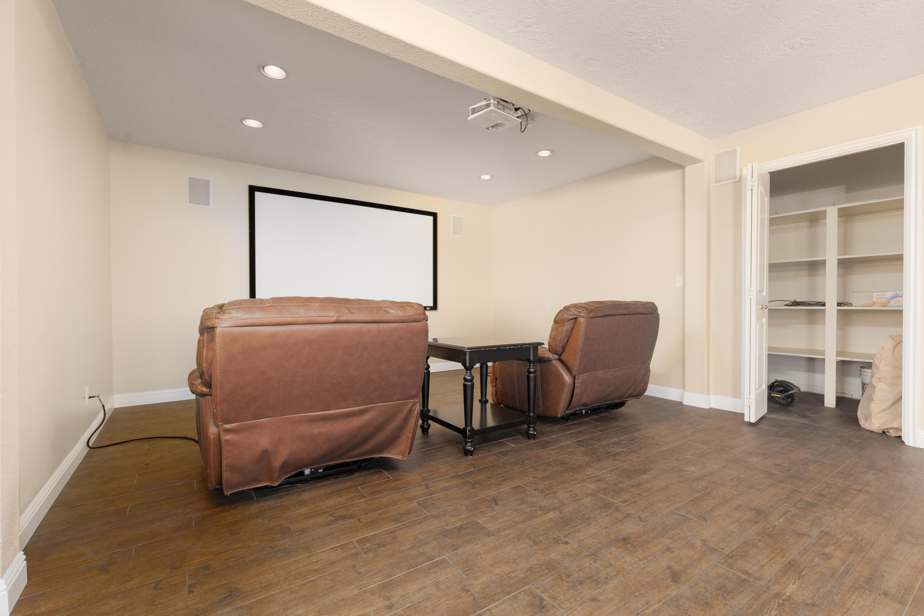 BLOOMINGTON HILLS - Residential