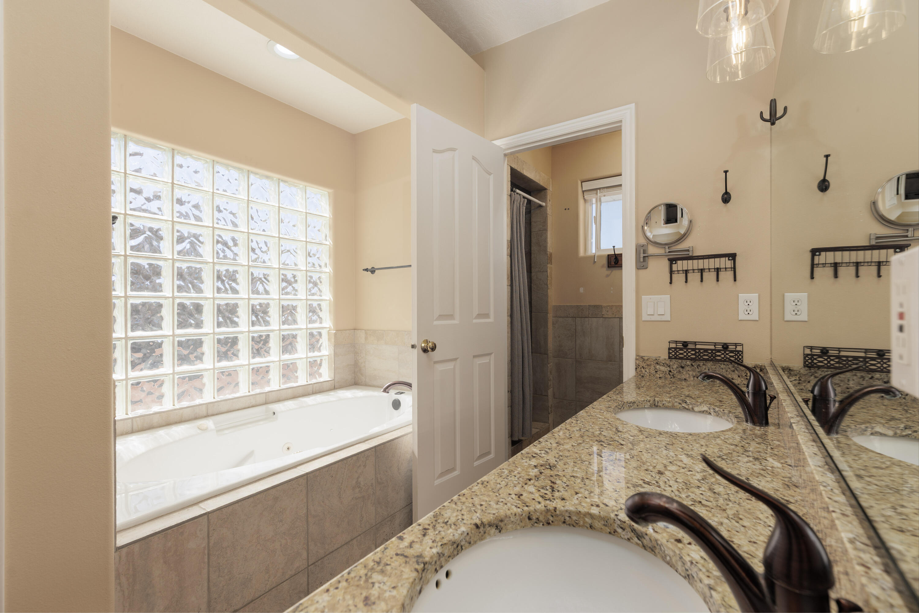 BLOOMINGTON HILLS - Residential