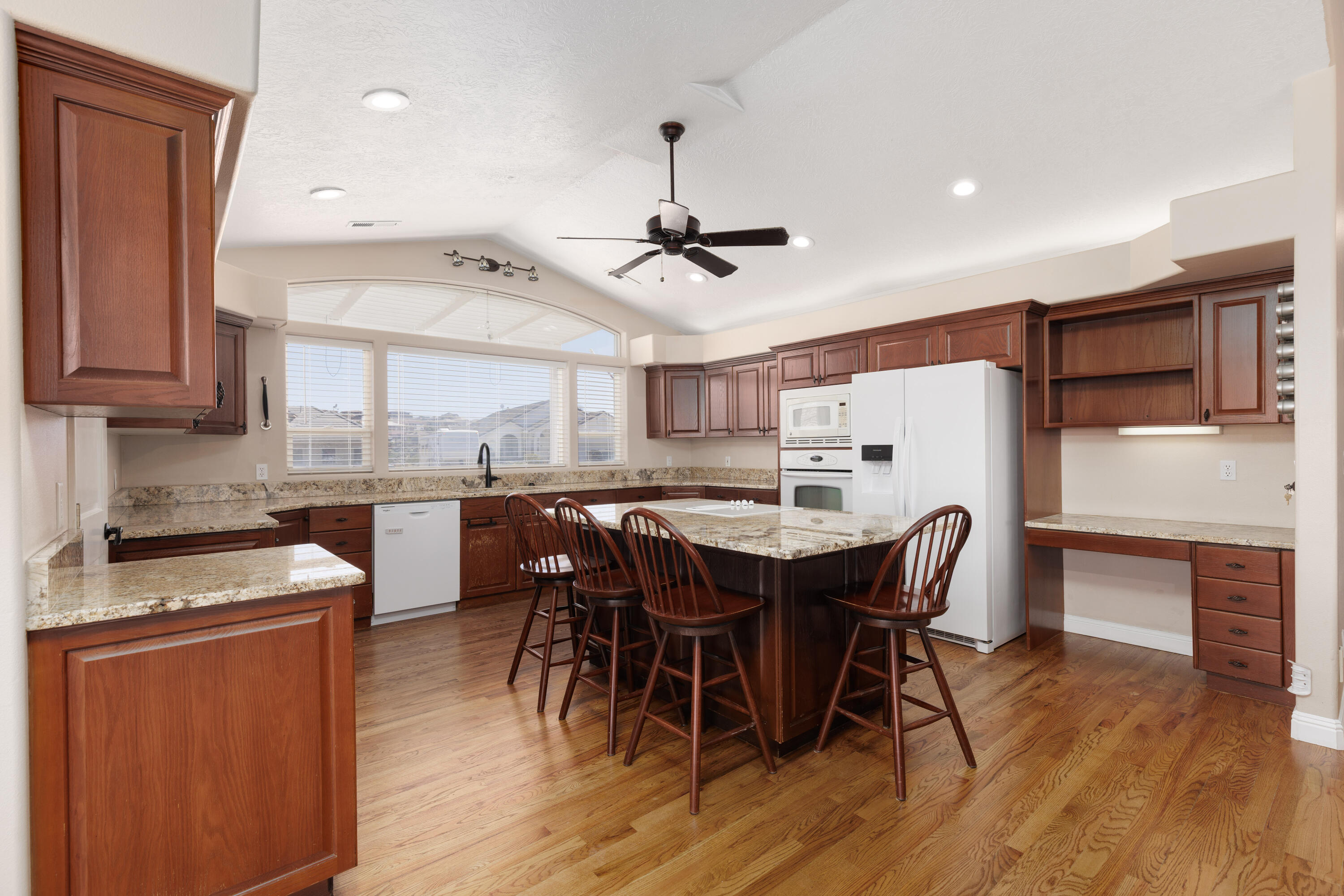 BLOOMINGTON HILLS - Residential