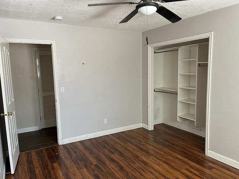 BLOOMINGTON HILLS - Residential