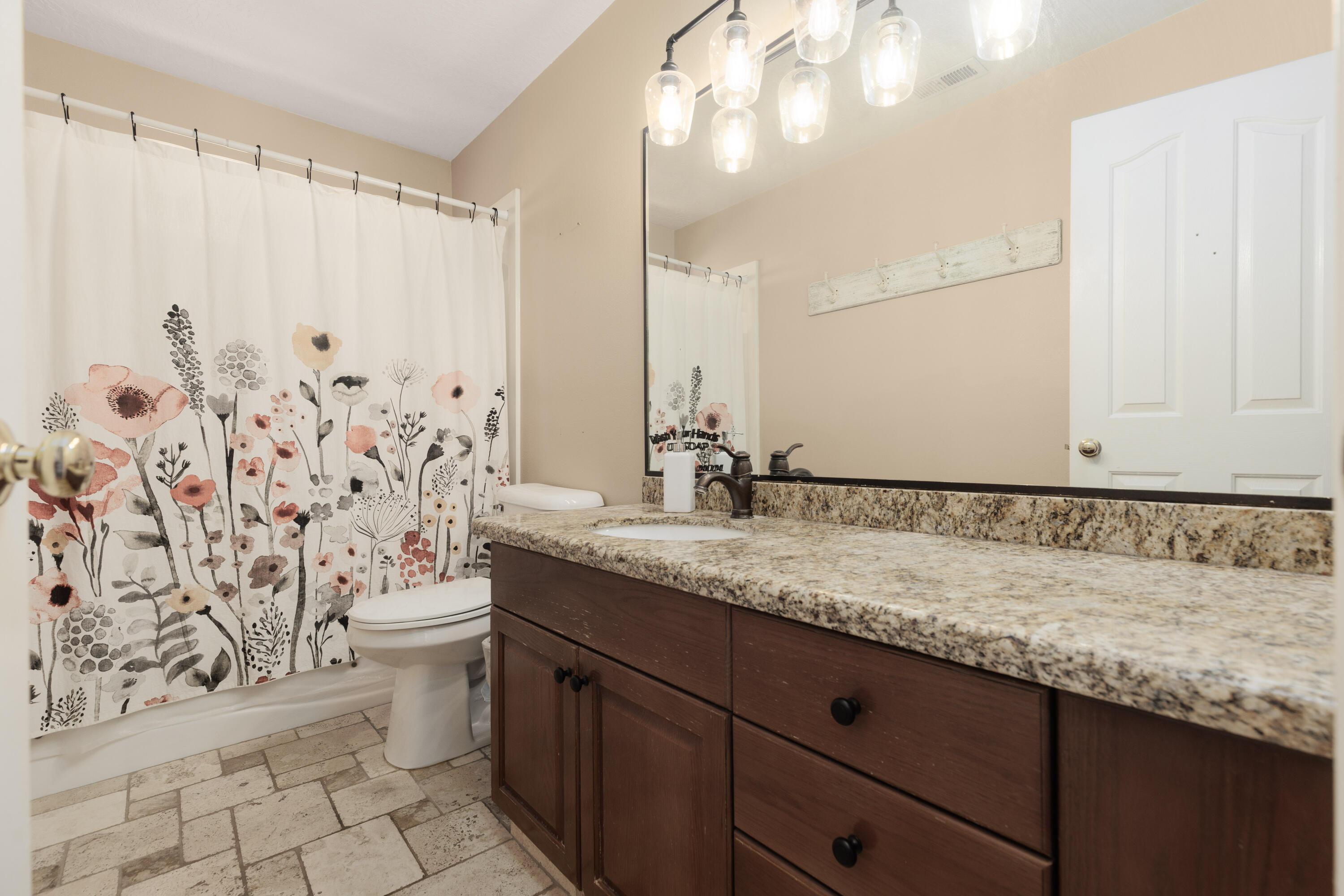 BLOOMINGTON HILLS - Residential