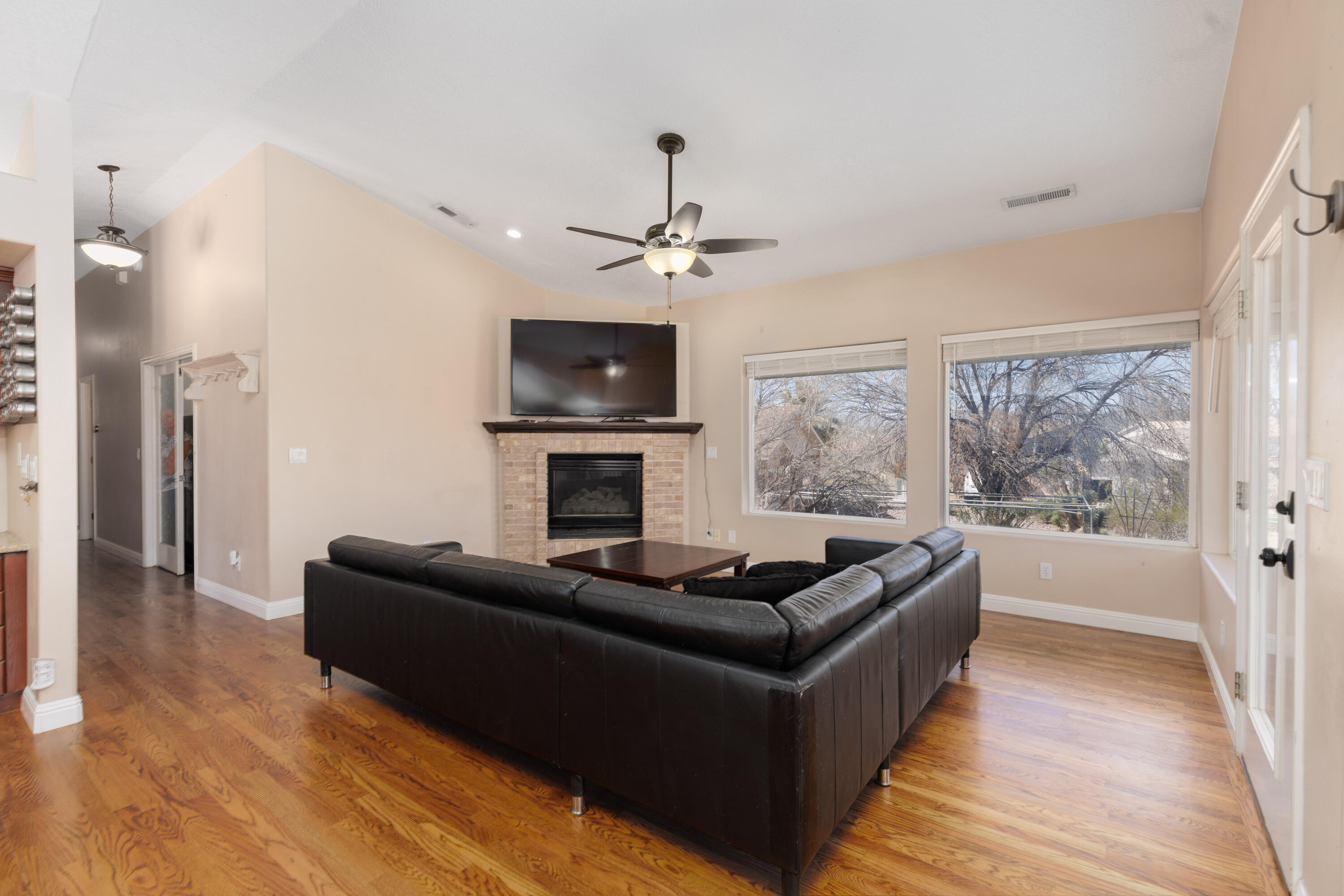 BLOOMINGTON HILLS - Residential