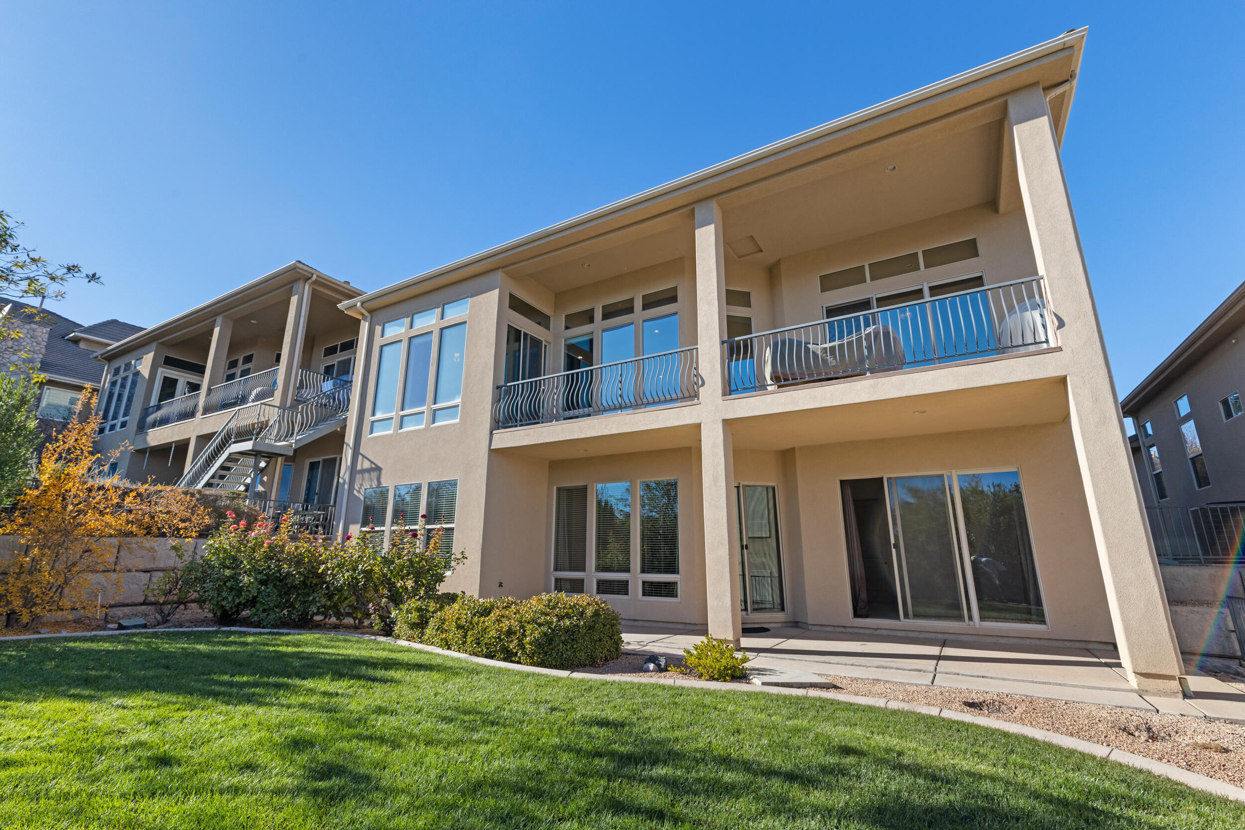 BRIDGEWATER TOWNHOMES AT SUNBROOK - Residential