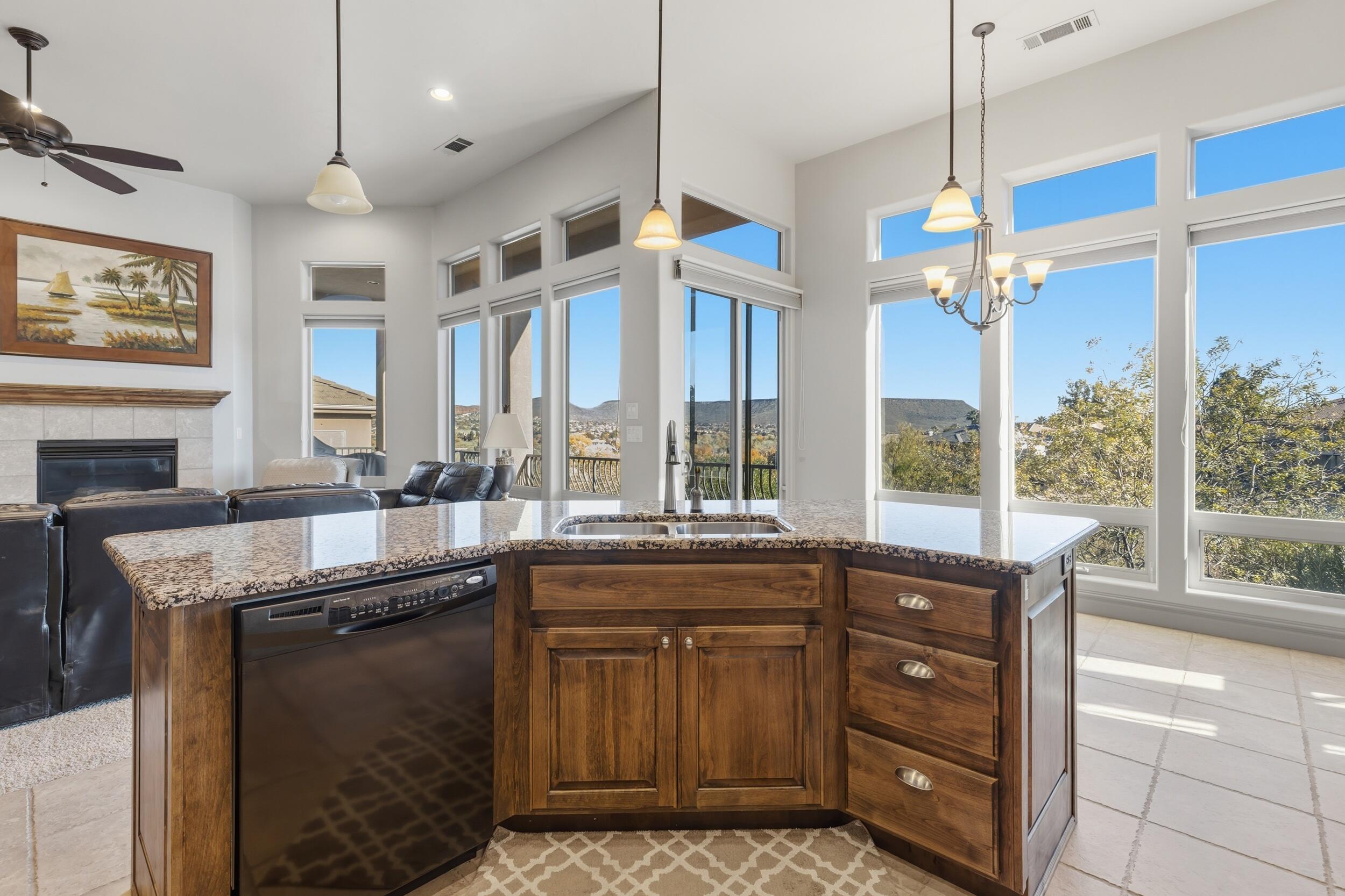 BRIDGEWATER TOWNHOMES AT SUNBROOK - Residential