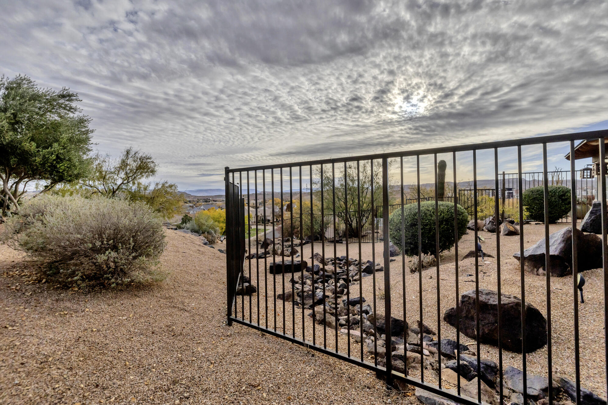 WHISPER RIDGE - Residential