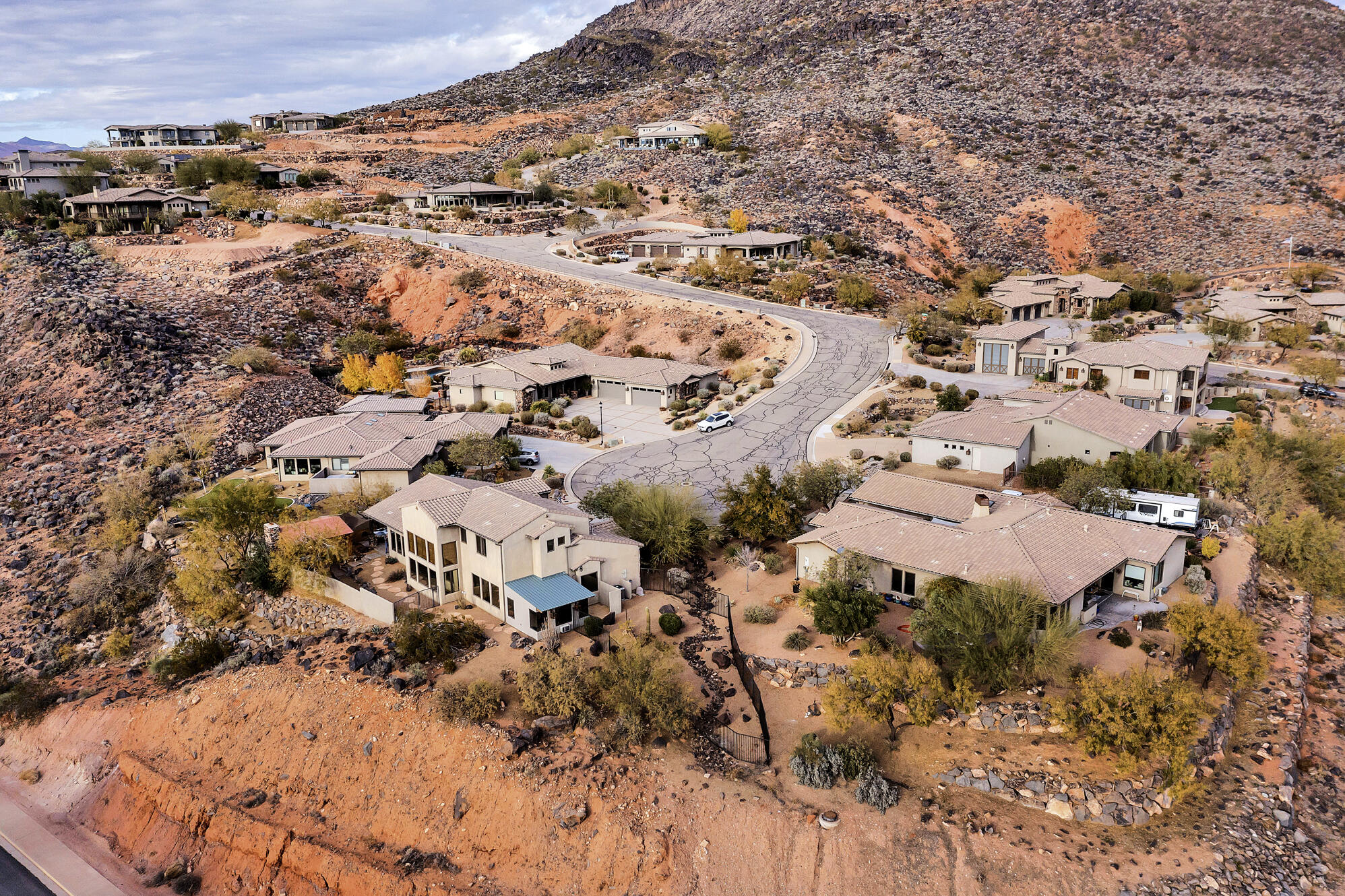 WHISPER RIDGE - Residential