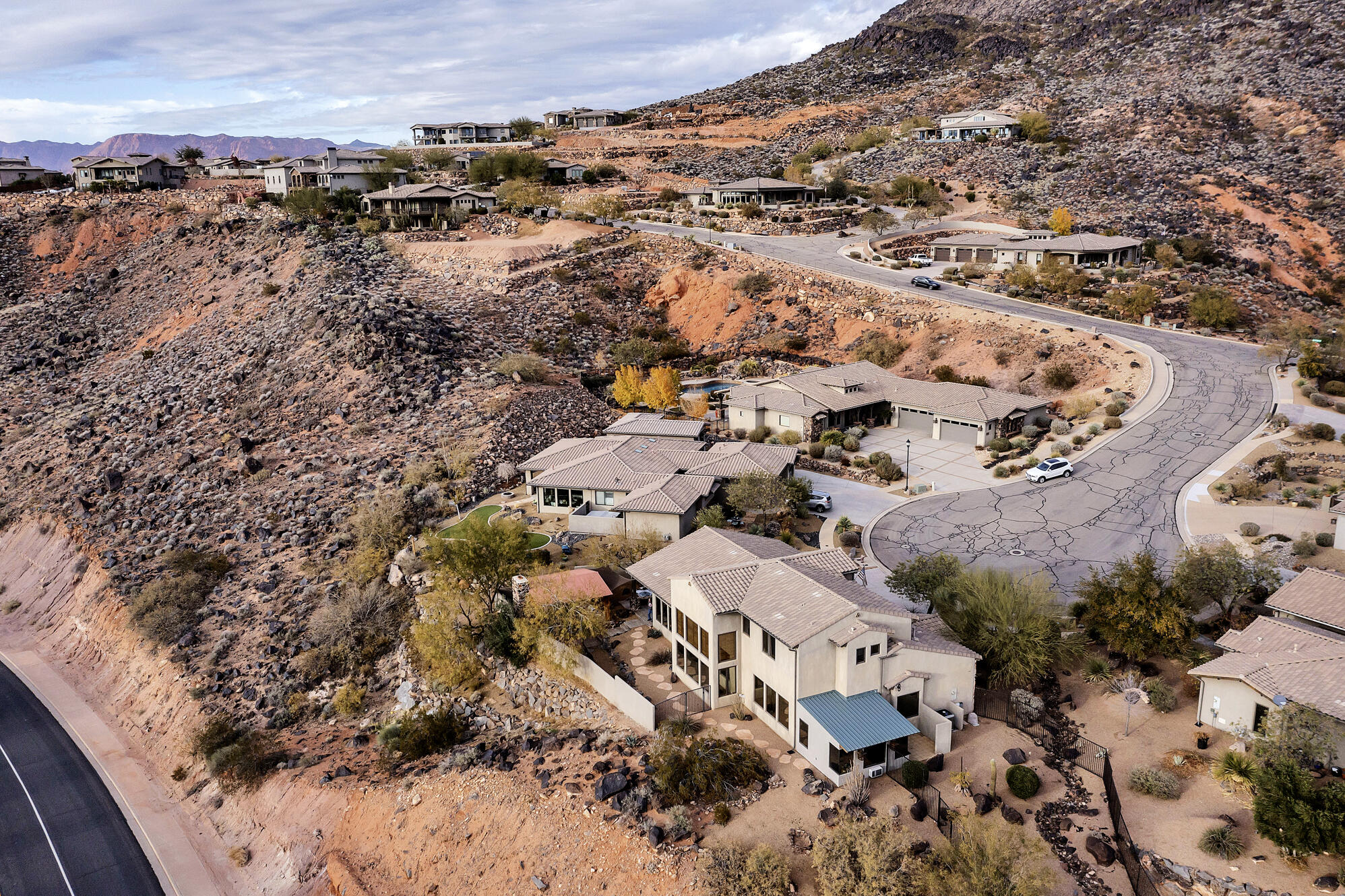 WHISPER RIDGE - Residential