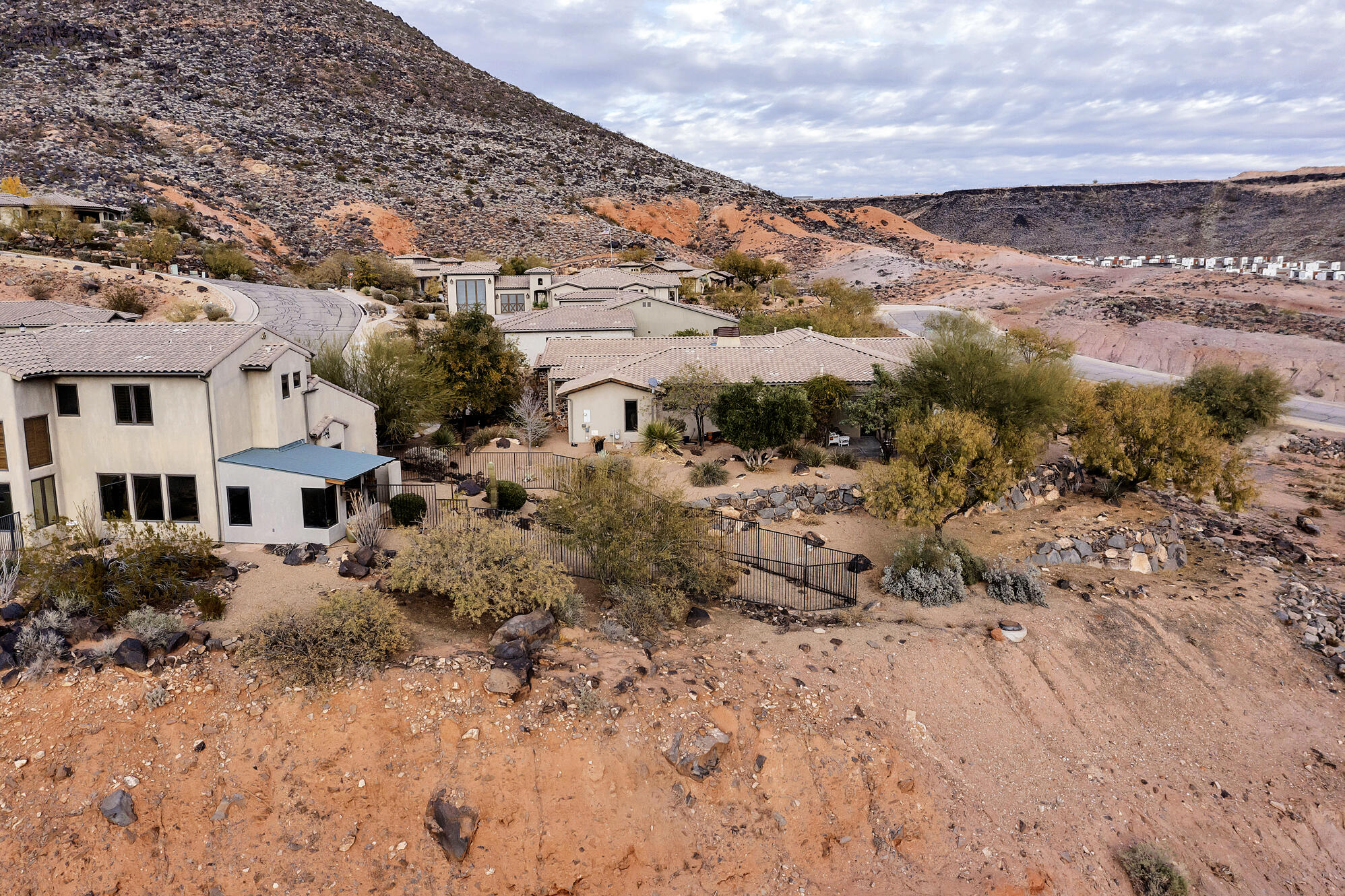 WHISPER RIDGE - Residential