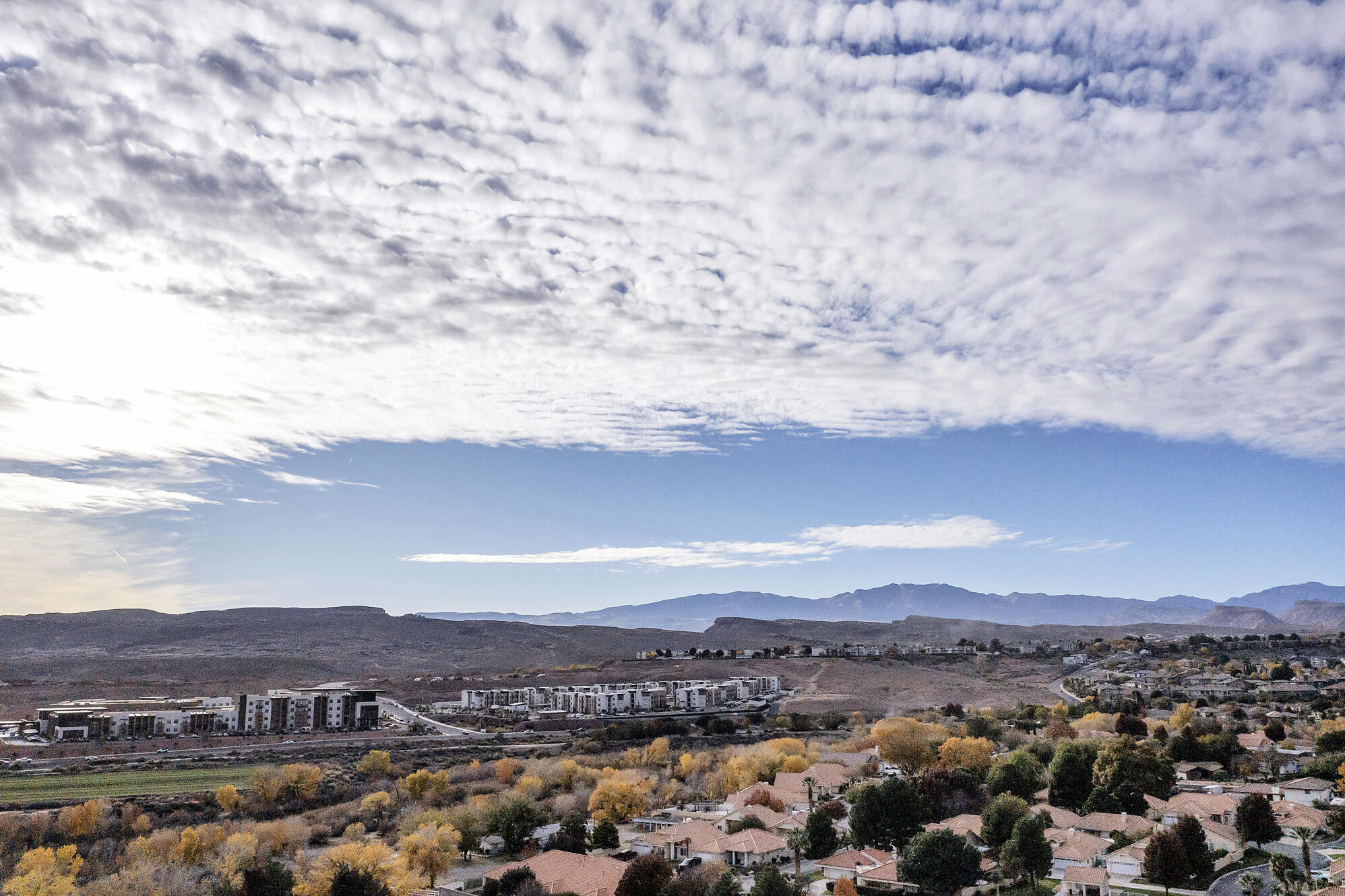 WHISPER RIDGE - Residential