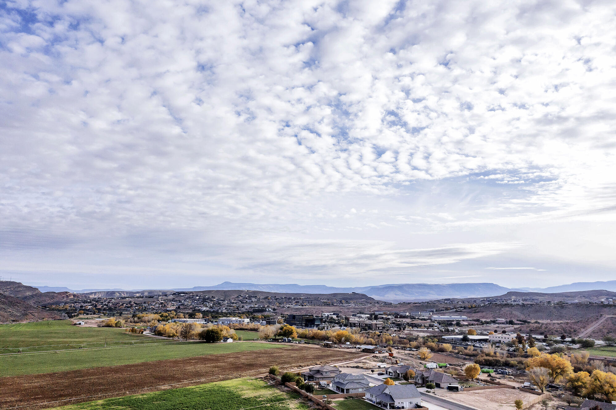 WHISPER RIDGE - Residential