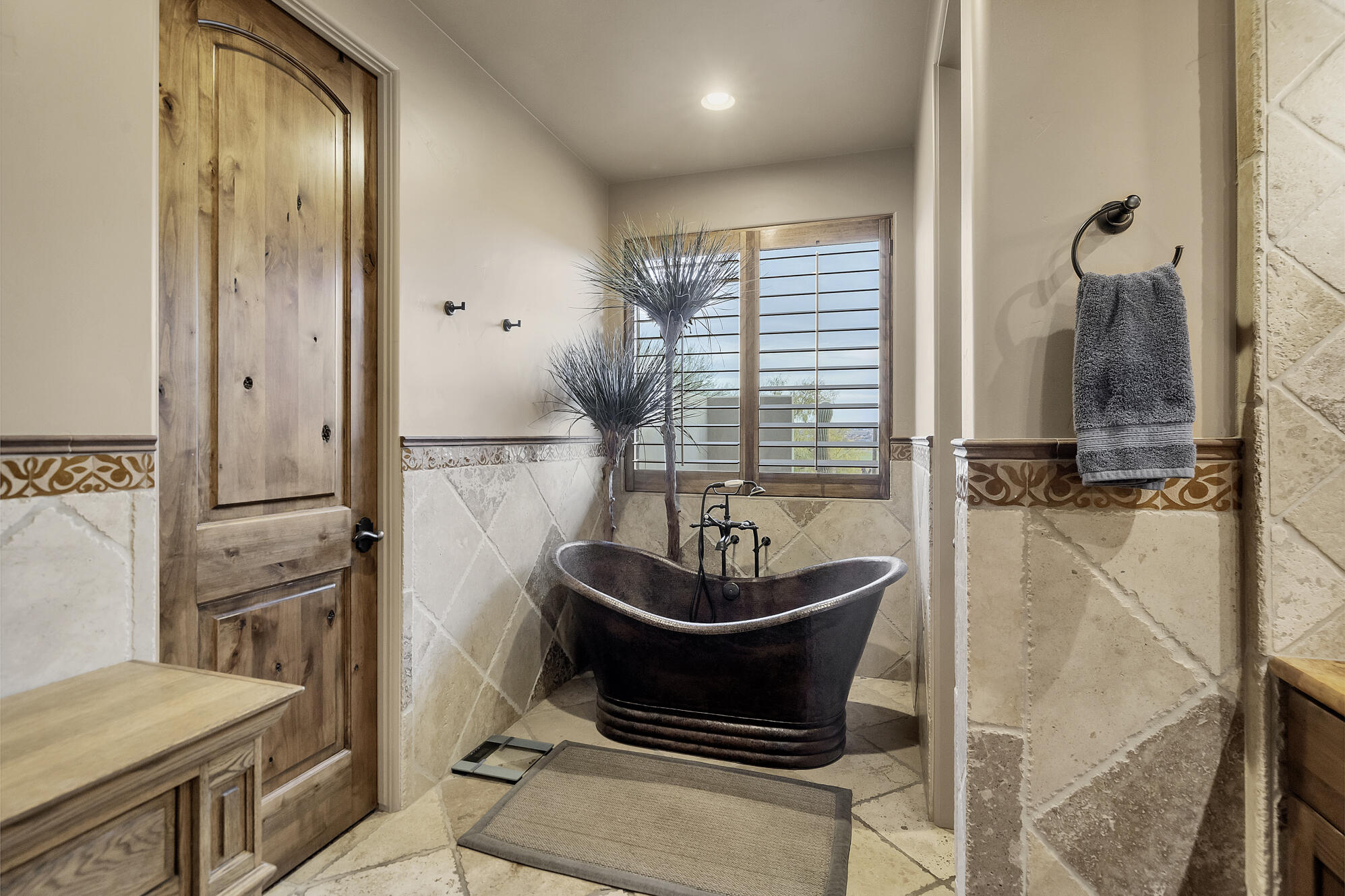 WHISPER RIDGE - Residential