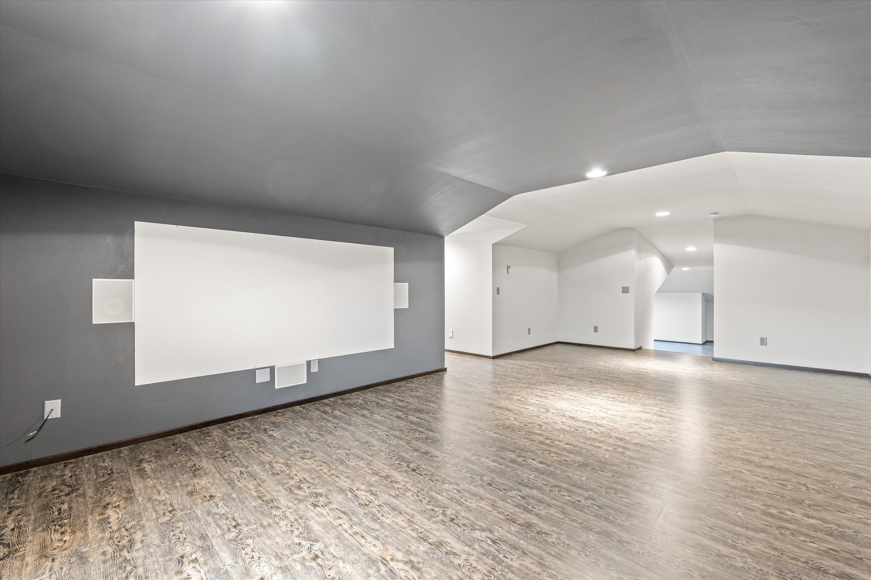 TONAQUINT VALLEY - Residential