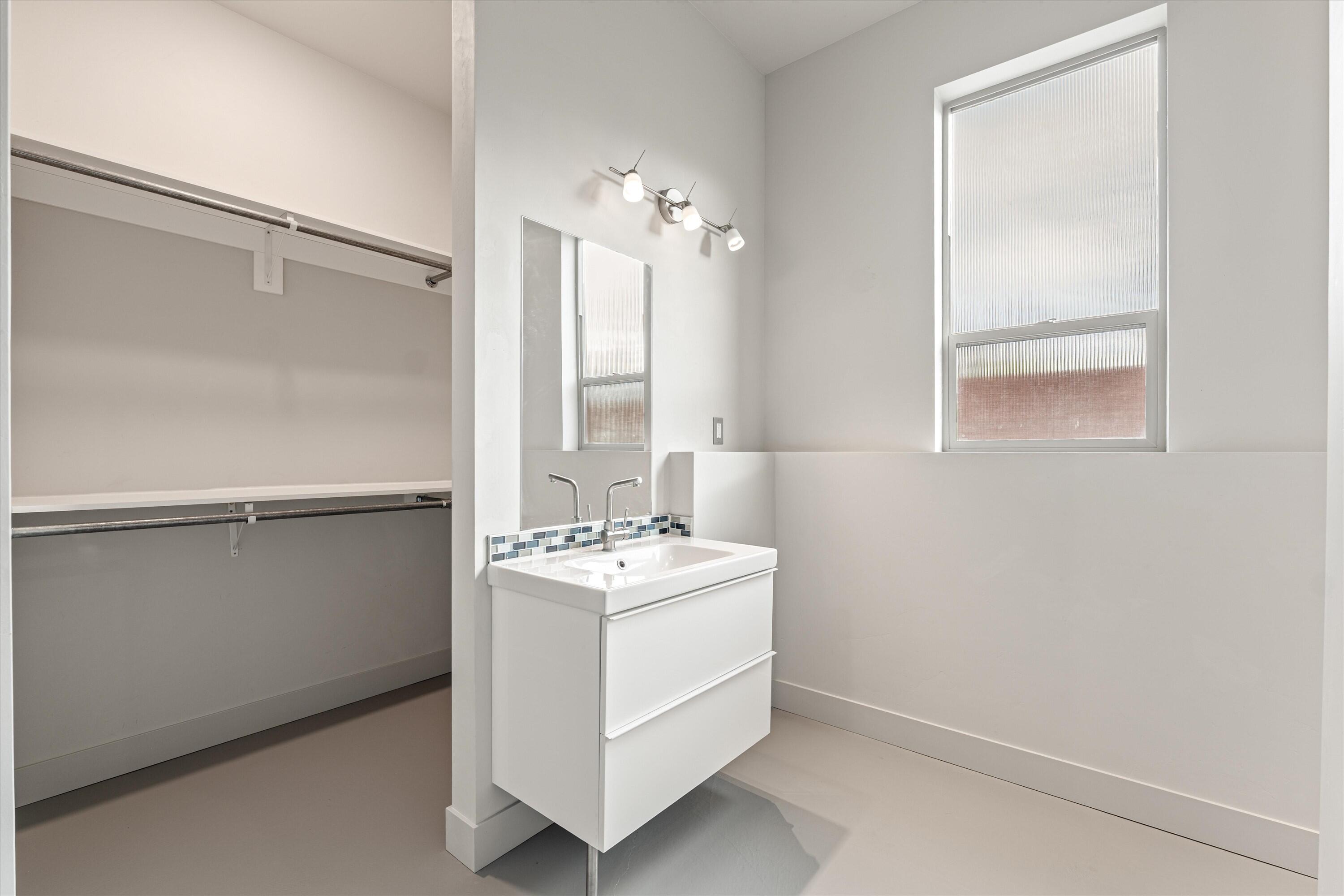 TONAQUINT VALLEY - Residential