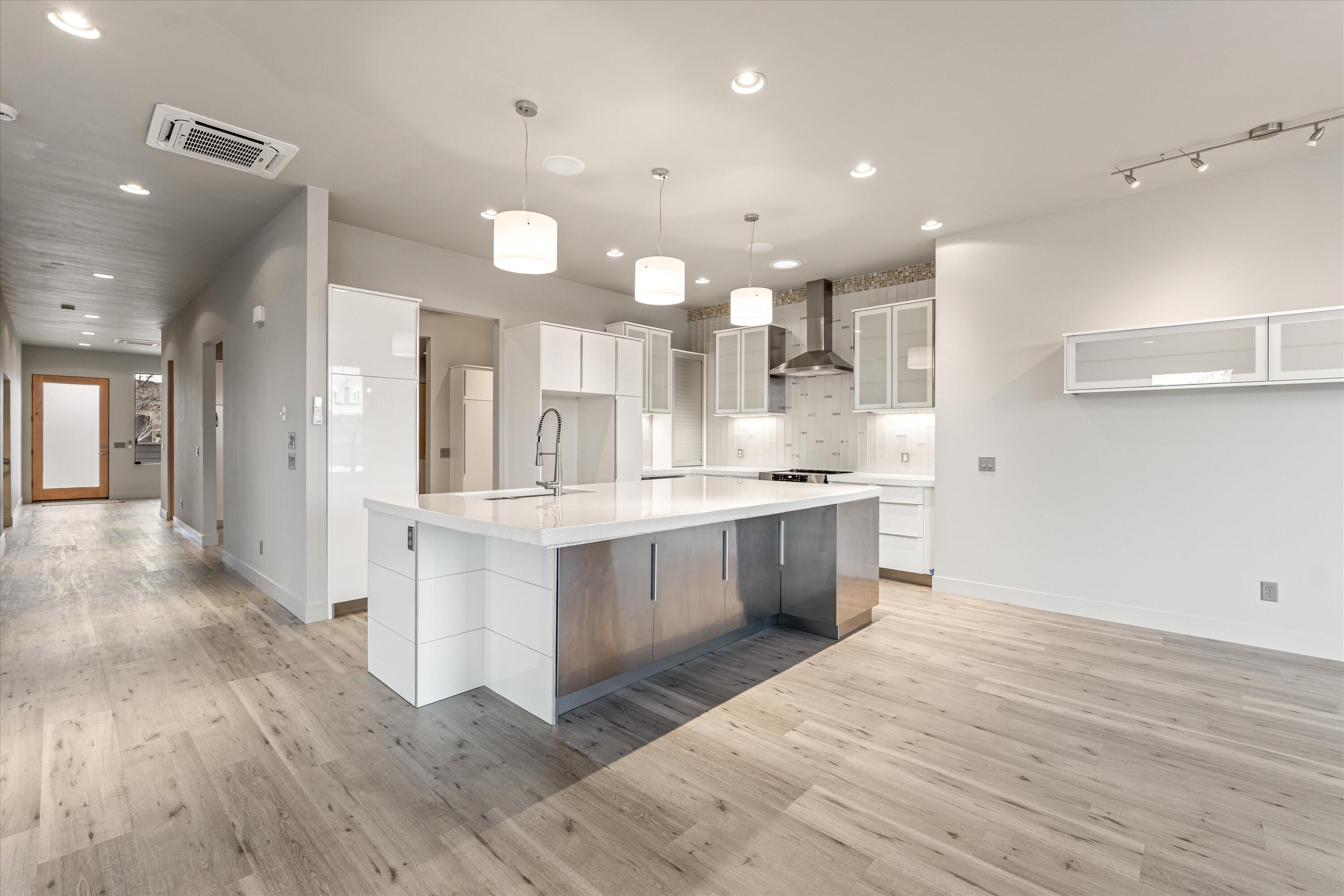 TONAQUINT VALLEY - Residential