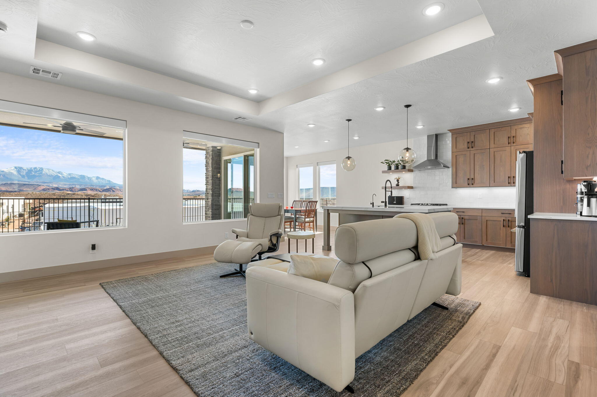 SALARNO HILLS AT DIVARIO - Residential