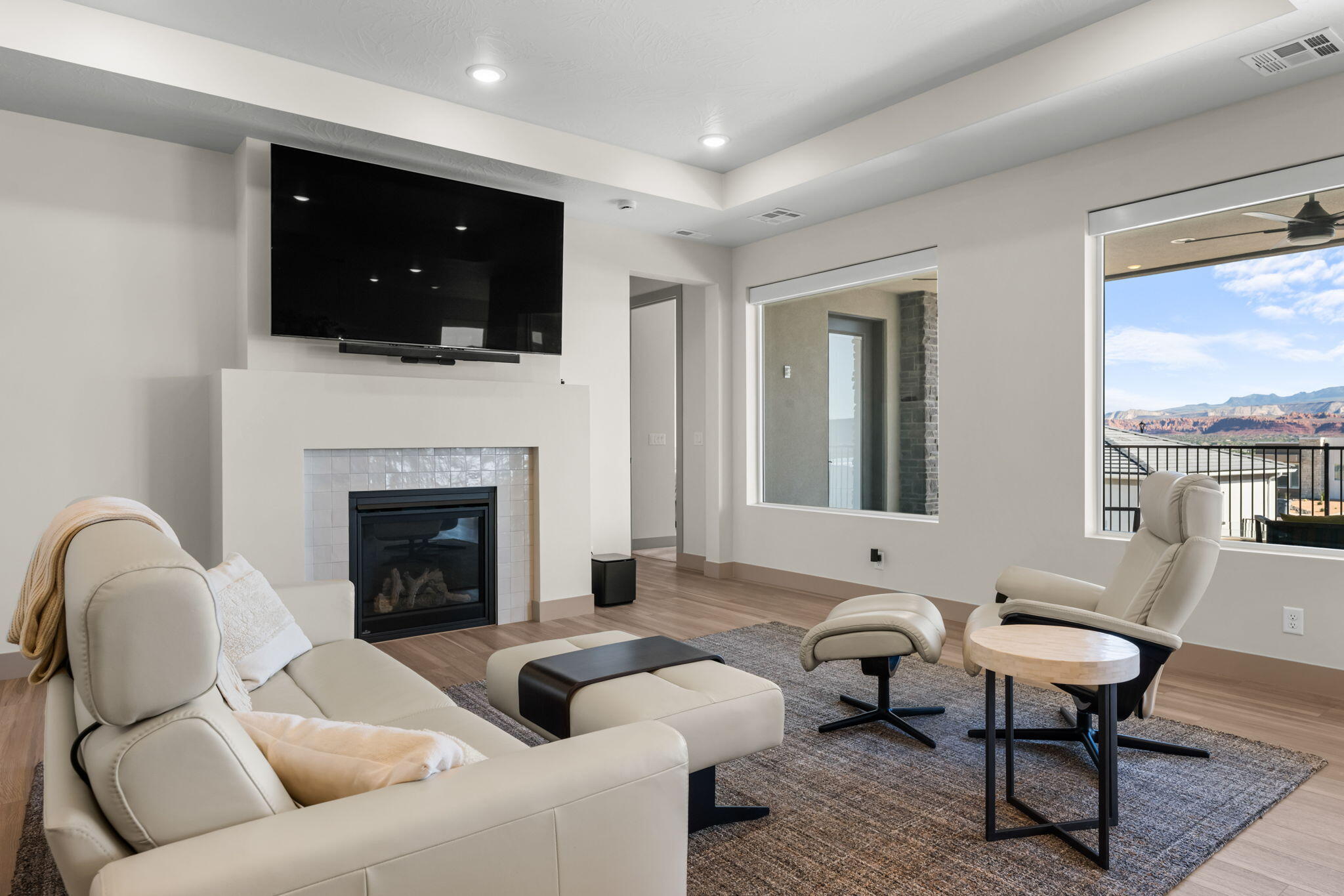 SALARNO HILLS AT DIVARIO - Residential