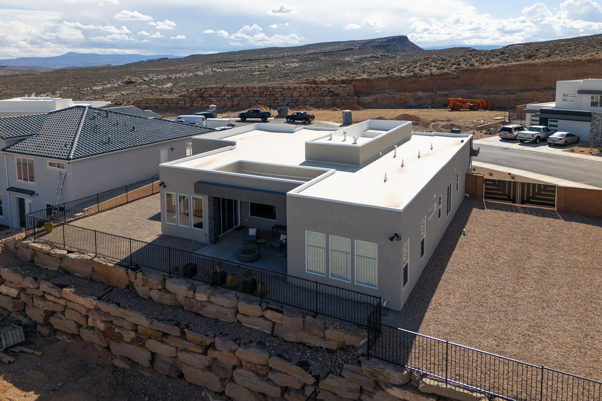 SALARNO HILLS AT DIVARIO - Residential