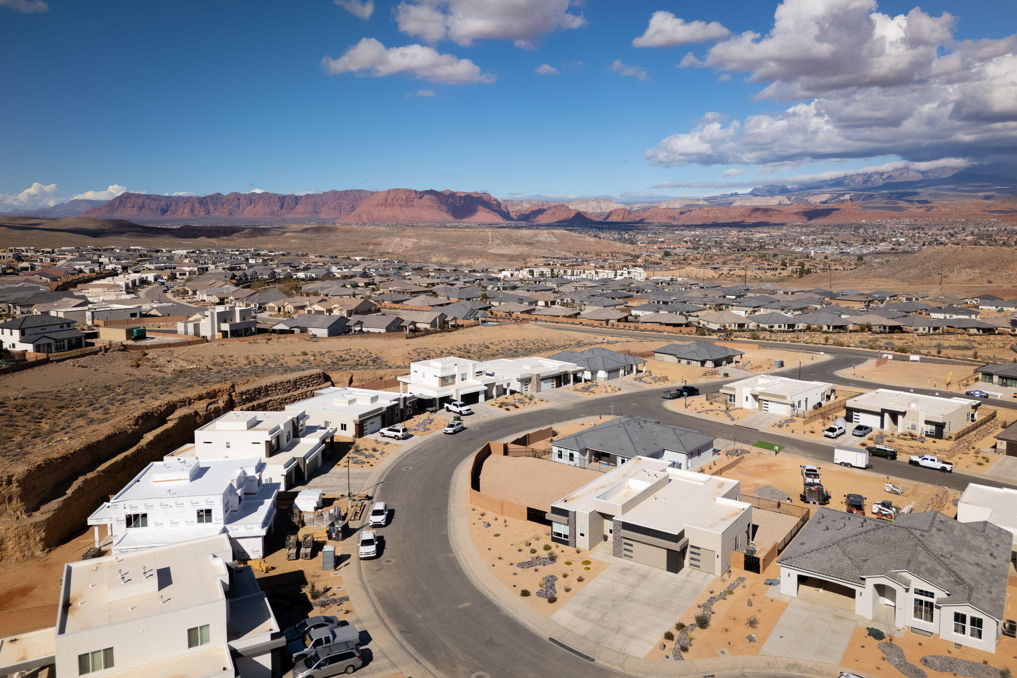 SALARNO HILLS AT DIVARIO - Residential