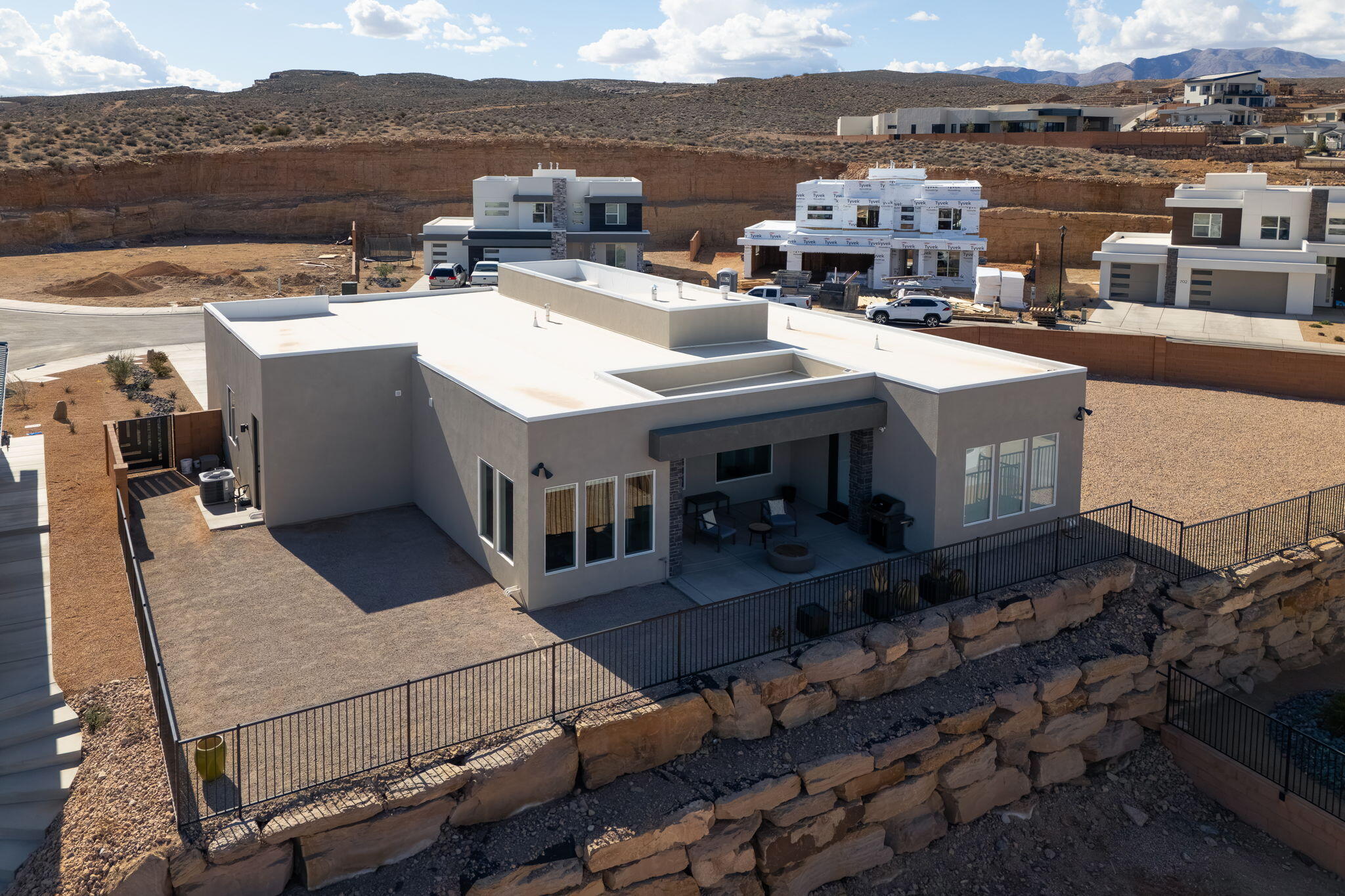 SALARNO HILLS AT DIVARIO - Residential