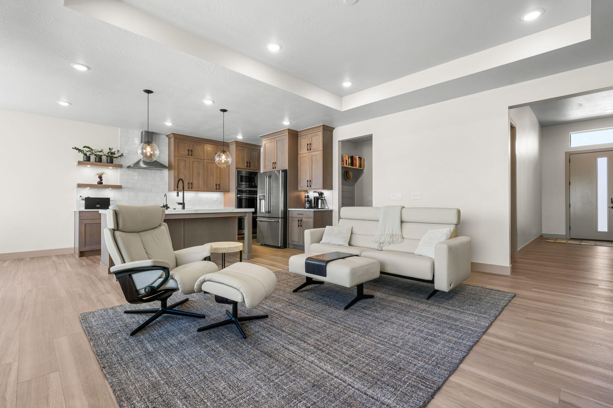 SALARNO HILLS AT DIVARIO - Residential