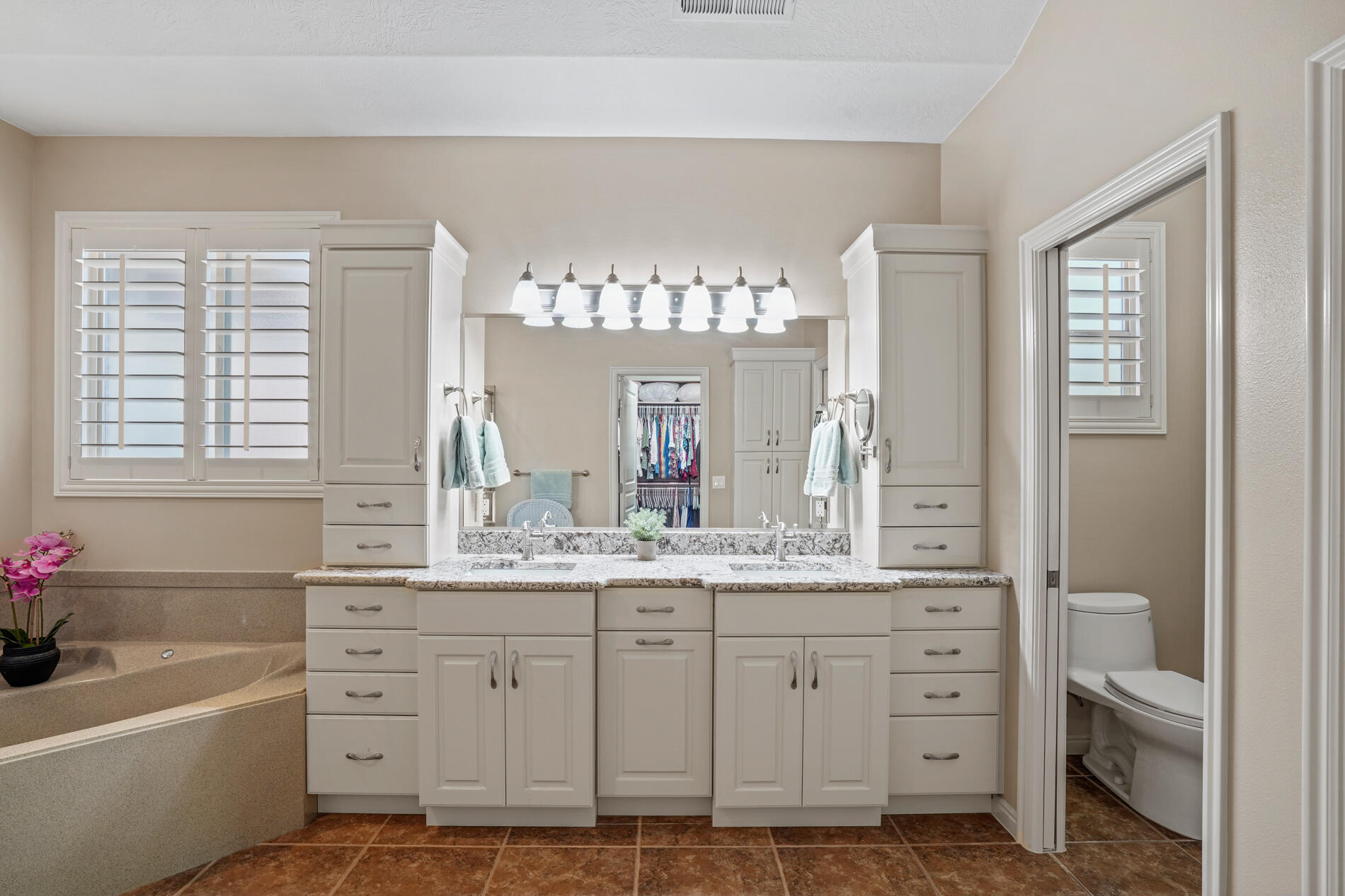 COVENTRY LANE TOWNHOMES - Residential