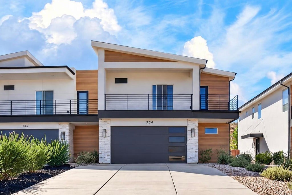 Photo of 754 E Desert Cactus DR, Washington, UT 84780 (MLS # 26-276806)