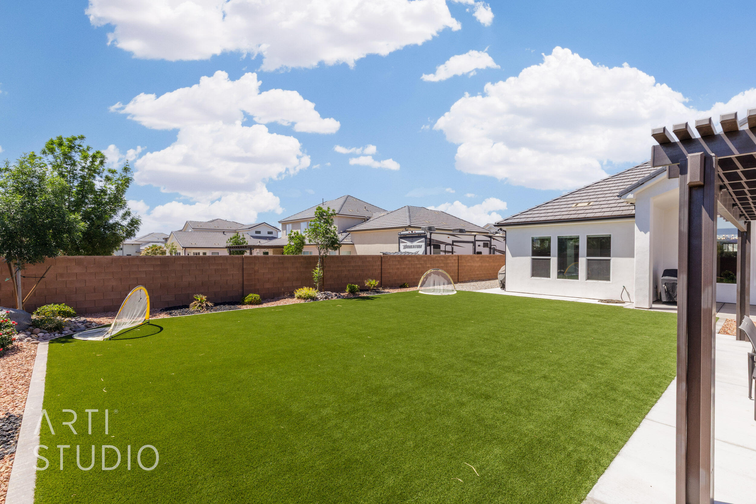 COBBLESTONE FIELDS (W) - Residential