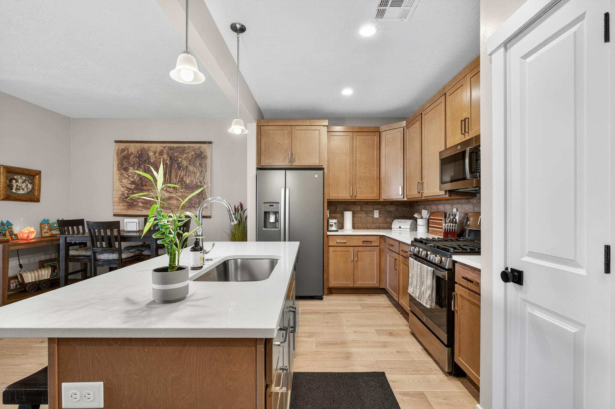 AUBURN HILLS - Residential