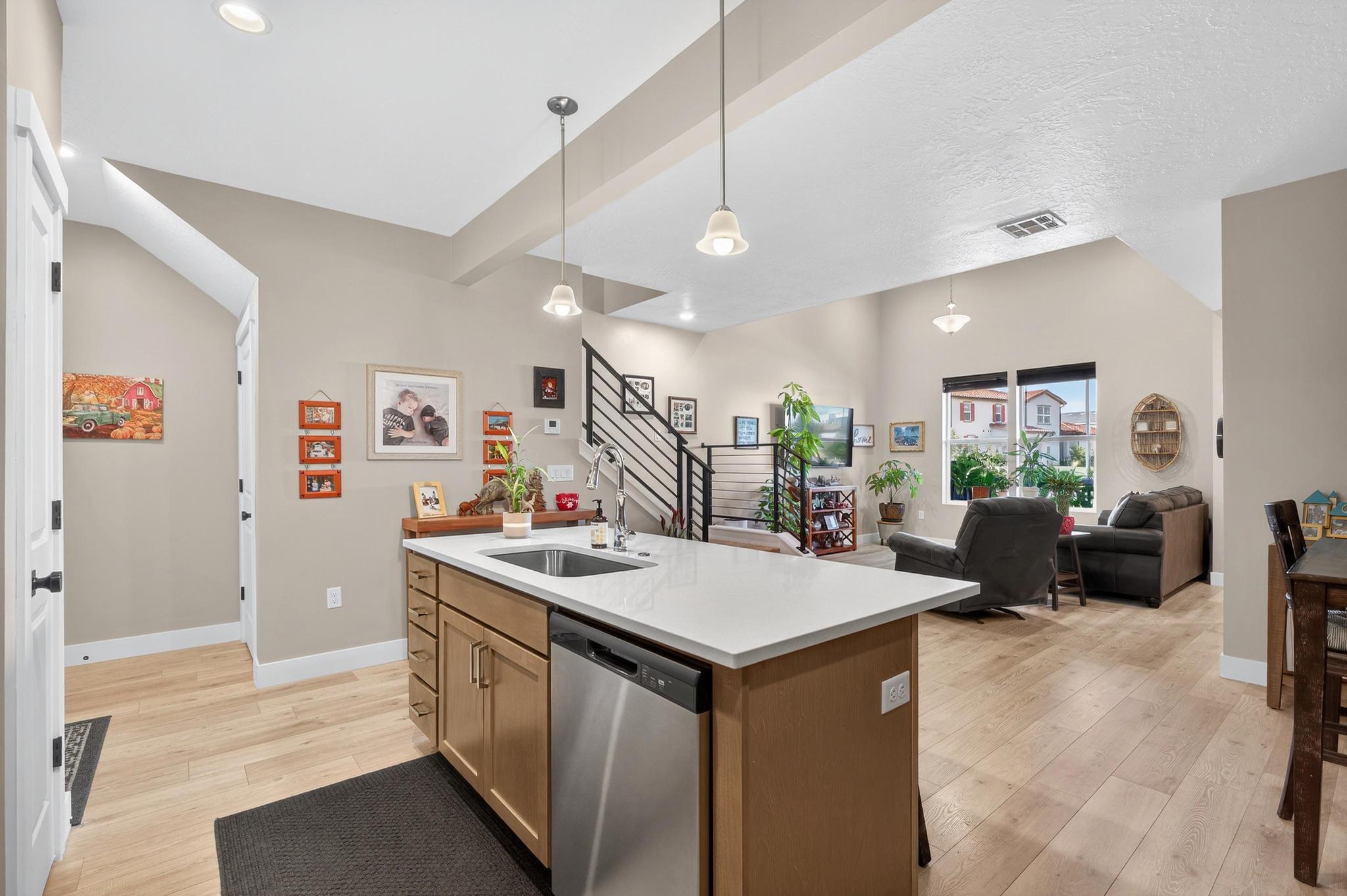 AUBURN HILLS - Residential