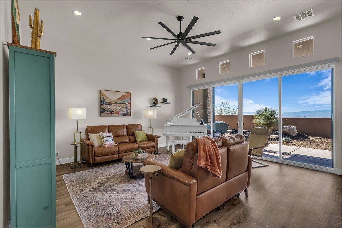 LEDGES OF SG POCKET MESA - Residential