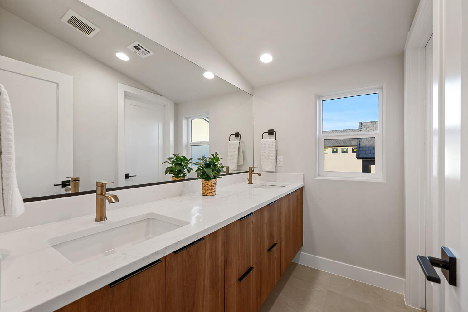 LAKESIDE STUCKI FARMS - Residential