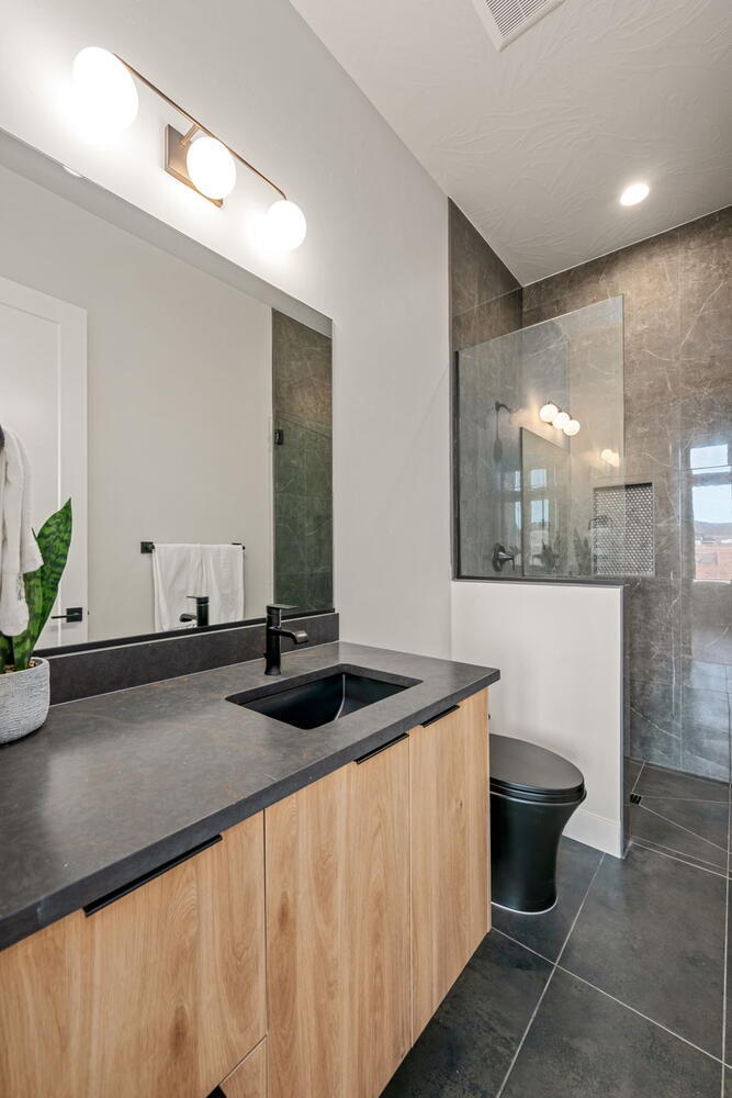 LAKESIDE STUCKI FARMS - Residential