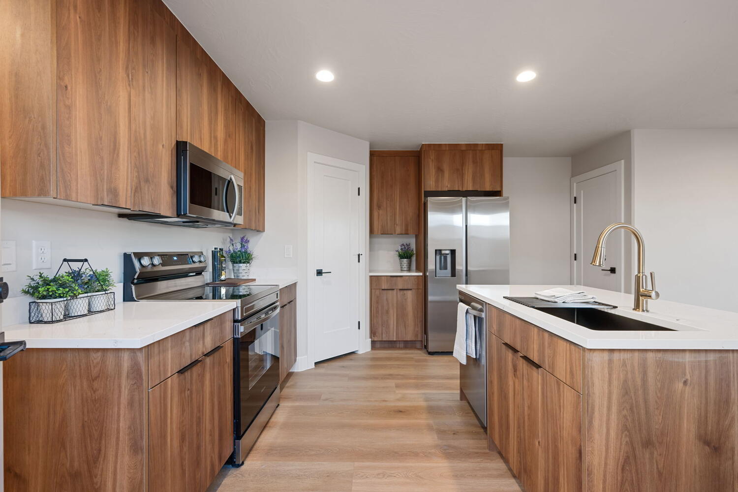 LAKESIDE STUCKI FARMS - Residential