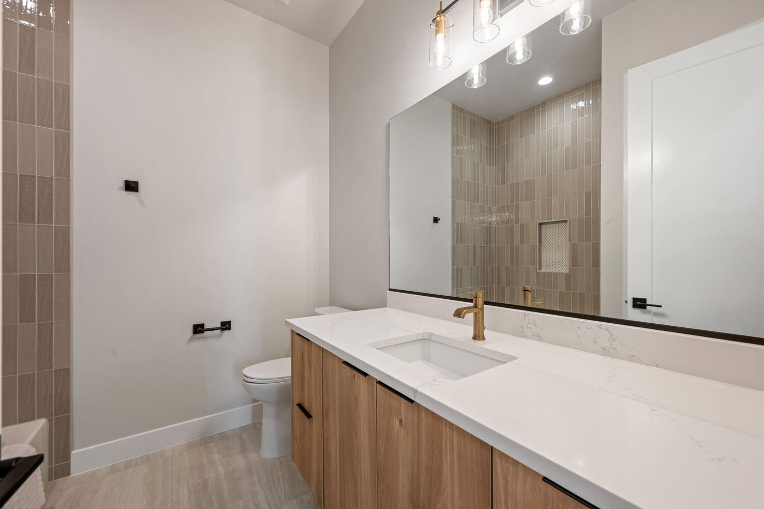 LAKESIDE STUCKI FARMS - Residential