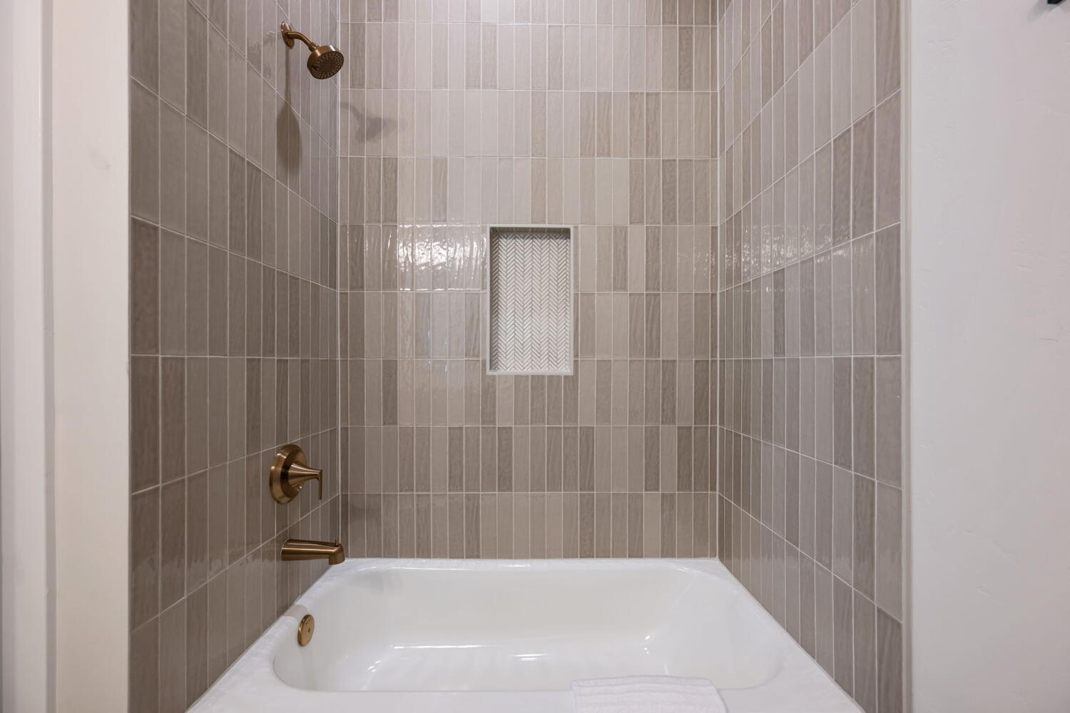 LAKESIDE STUCKI FARMS - Residential