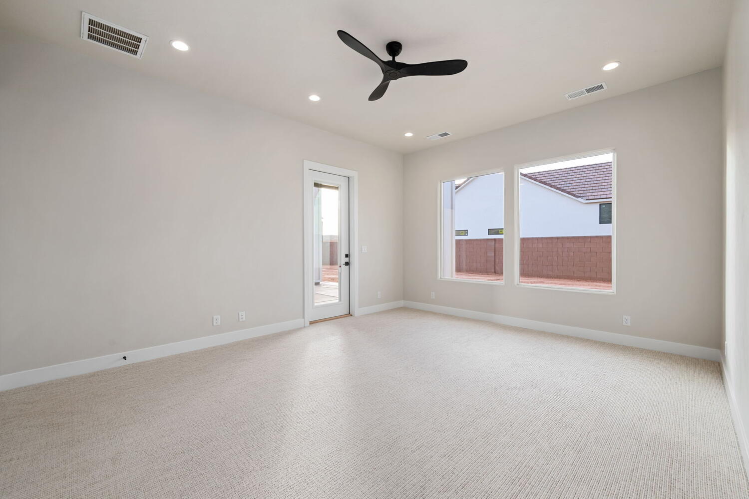 LAKESIDE STUCKI FARMS - Residential