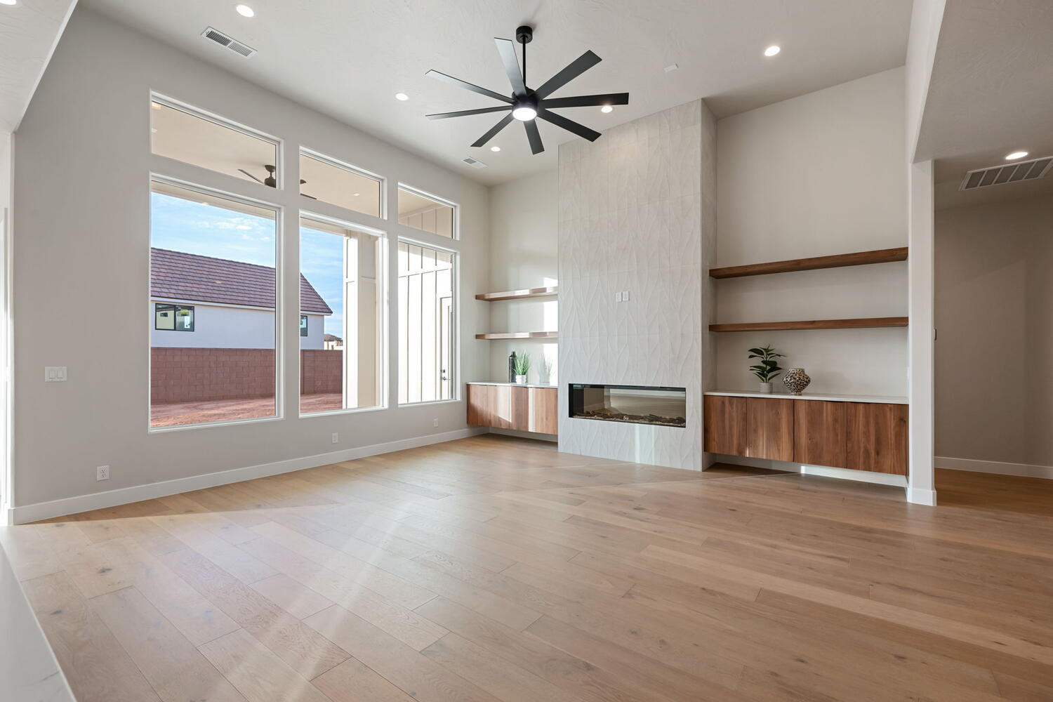 LAKESIDE STUCKI FARMS - Residential