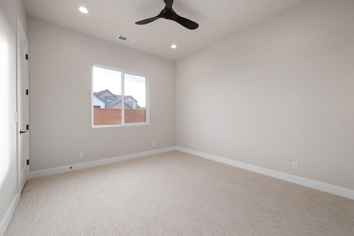 LAKESIDE STUCKI FARMS - Residential