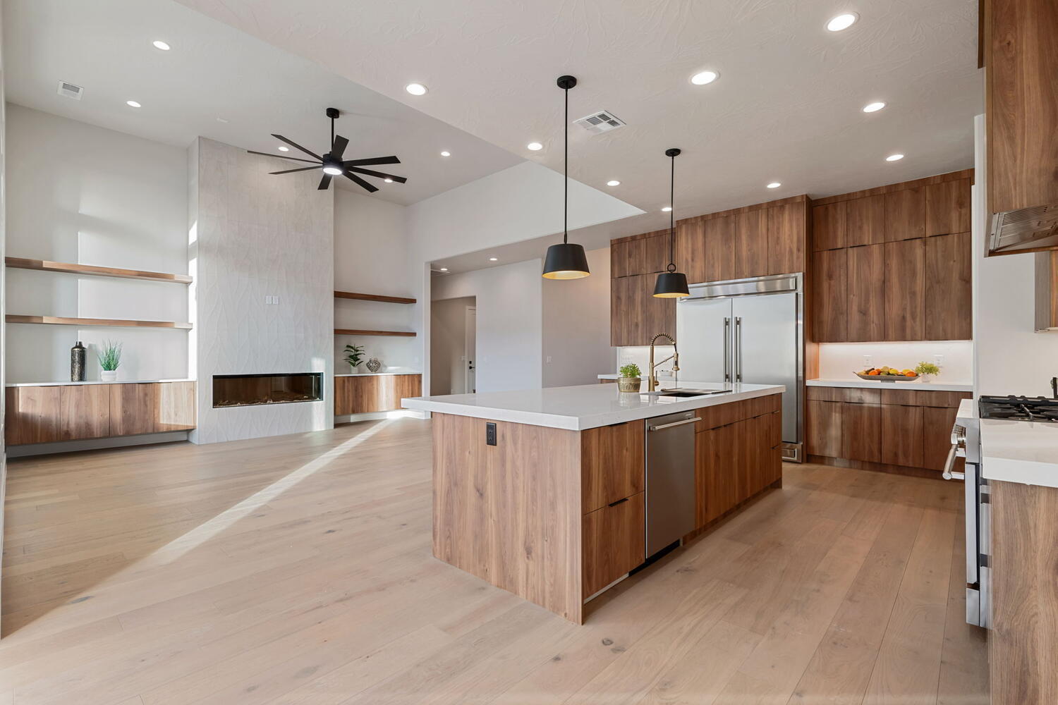 LAKESIDE STUCKI FARMS - Residential